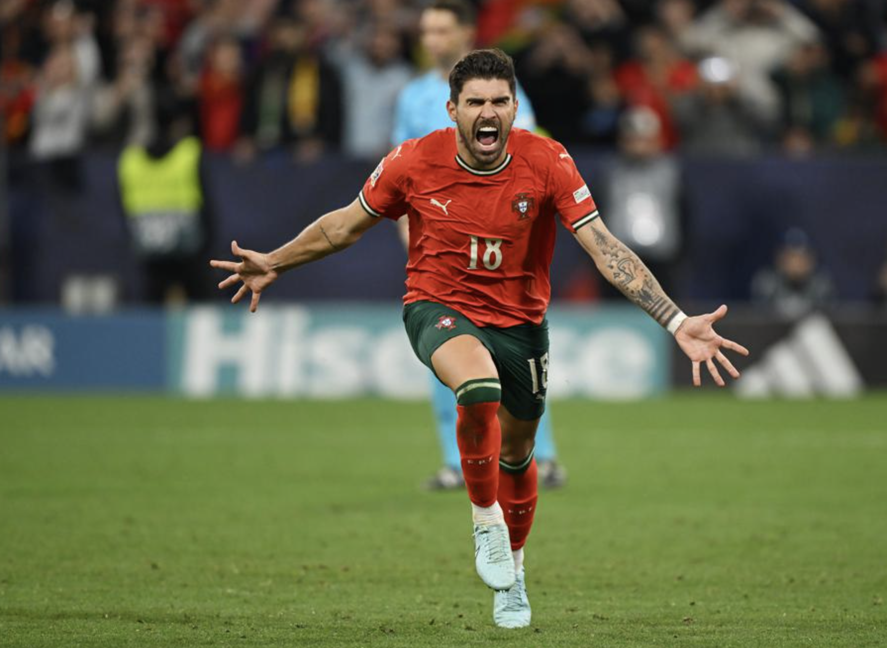 Thắng Tây Ban Nha loạt luân lưu nghẹt thở, Bồ Đào Nha vô địch Nations League- Ảnh 9. Thắng Tây Ban Nha loạt luân lưu nghẹt thở, Bồ Đào Nha vô địch Nations League- Ảnh 9.