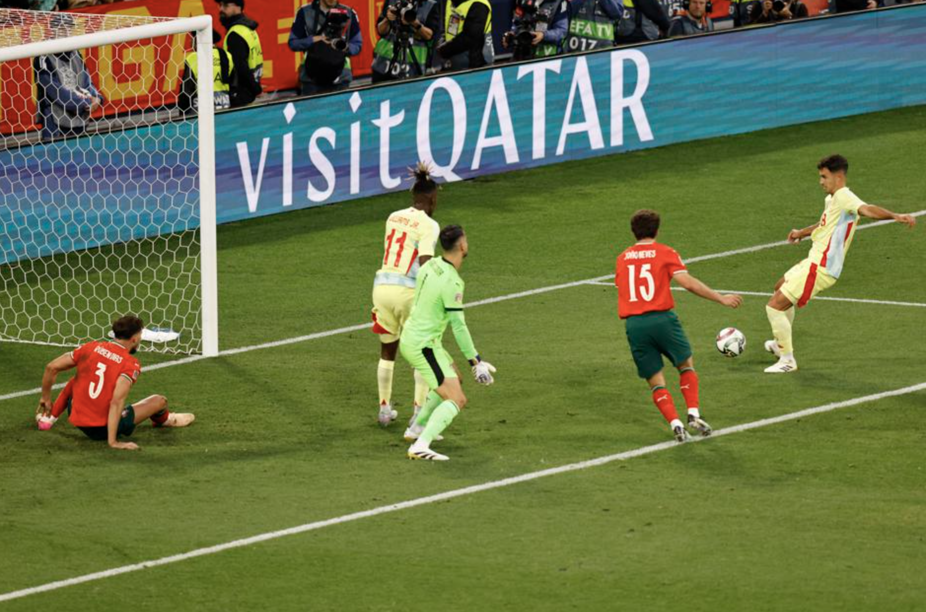 Thắng Tây Ban Nha loạt luân lưu nghẹt thở, Bồ Đào Nha vô địch Nations League- Ảnh 3. Thắng Tây Ban Nha loạt luân lưu nghẹt thở, Bồ Đào Nha vô địch Nations League- Ảnh 3.