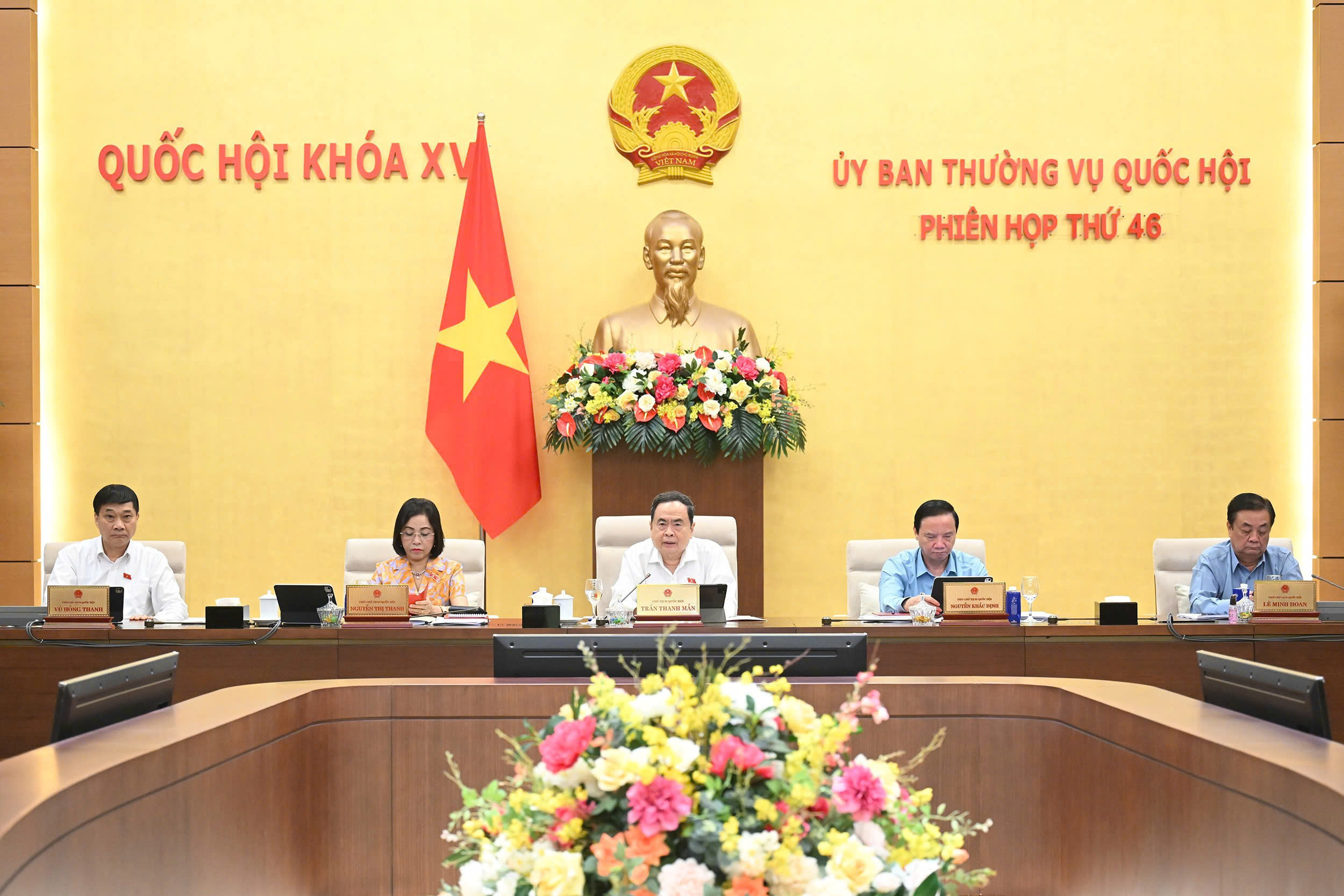 Không cấm dạy thêm, học thêm - Ảnh 1.
