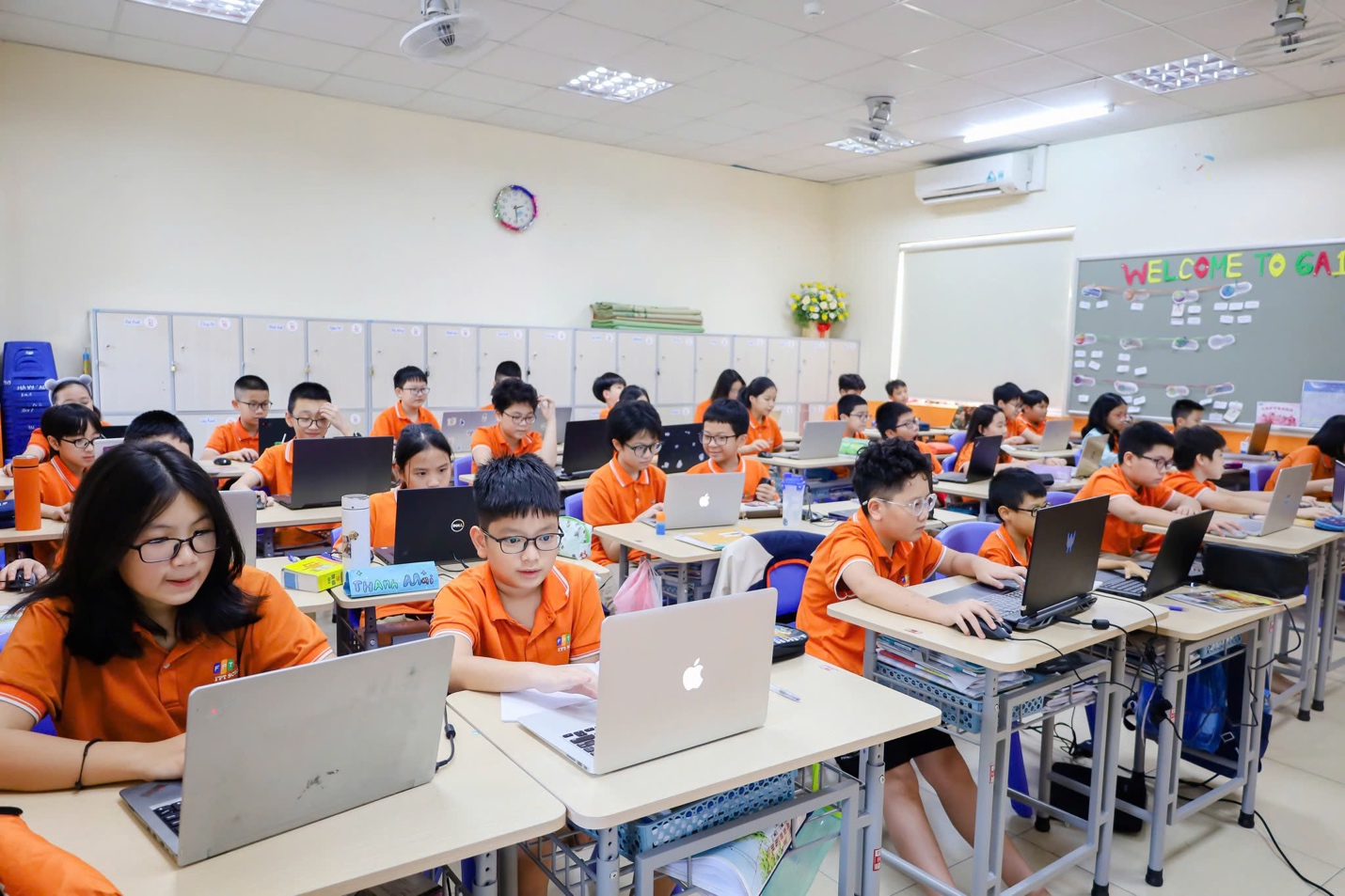 Nguy cơ mất lợi thế cạnh tranh nếu người lao động không giỏi AI- Ảnh 2. Nguy cơ mất lợi thế cạnh tranh nếu người lao động không giỏi AI- Ảnh 2.