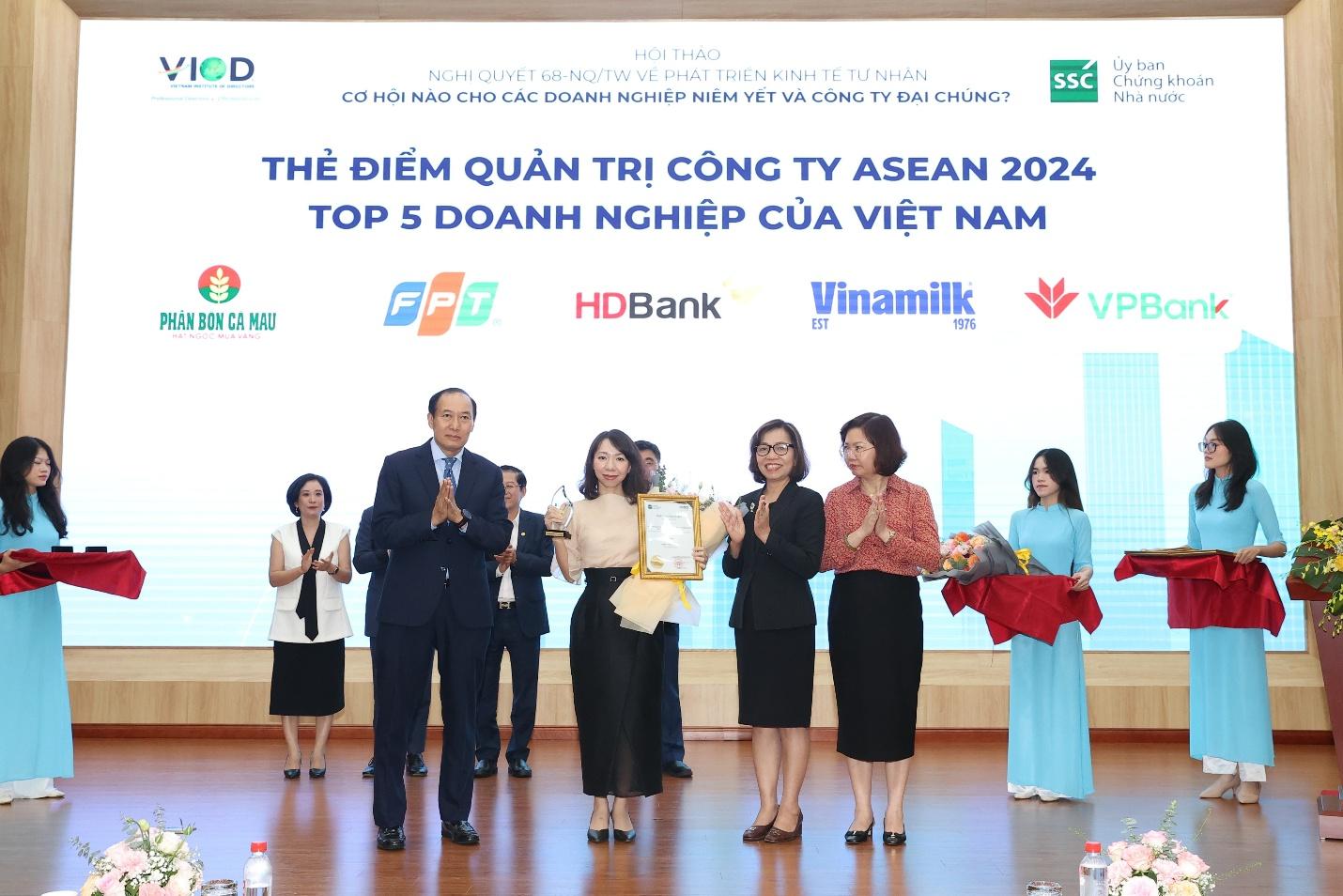 FPT khẳng định năng lực quản trị theo chuẩn ASEAN- Ảnh 1. FPT khẳng định năng lực quản trị theo chuẩn ASEAN- Ảnh 1.