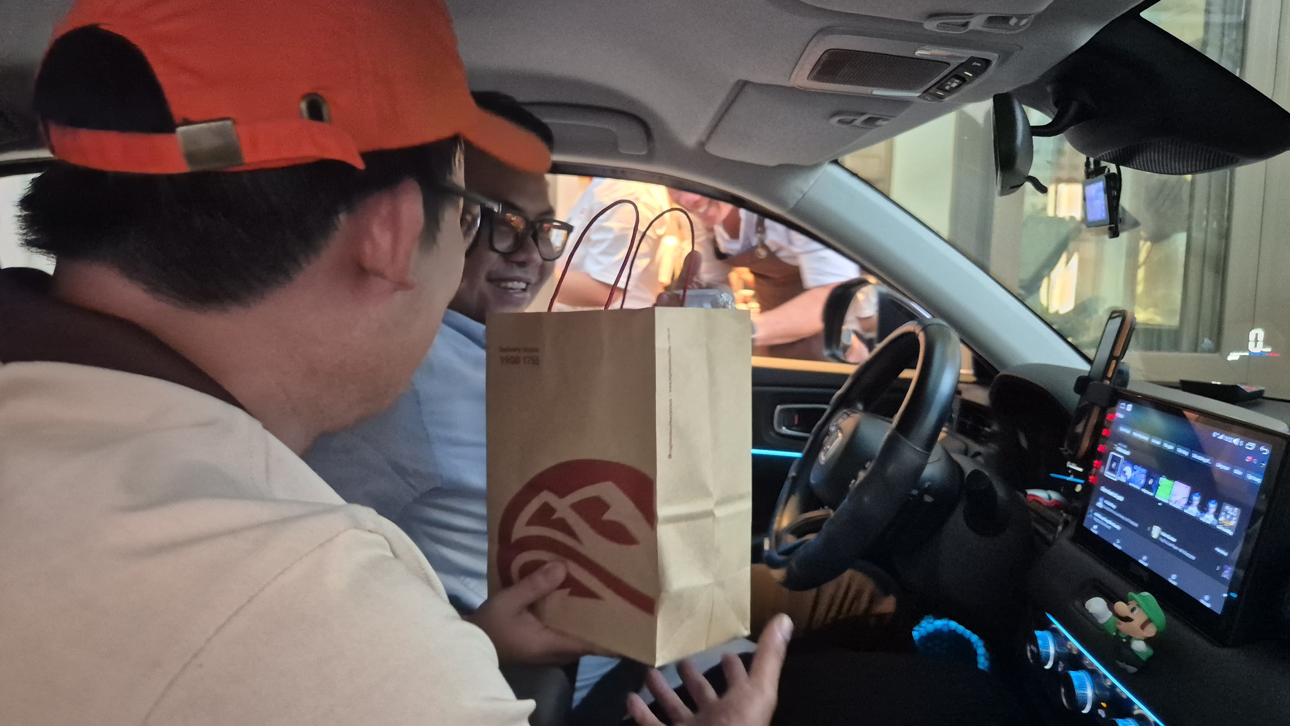 Nhà sáng lập Highlands Coffee thừa nhận Drive-thru “không quá mới mẻ”- Ảnh 2. Nhà sáng lập Highlands Coffee thừa nhận Drive-thru “không quá mới mẻ”- Ảnh 2.