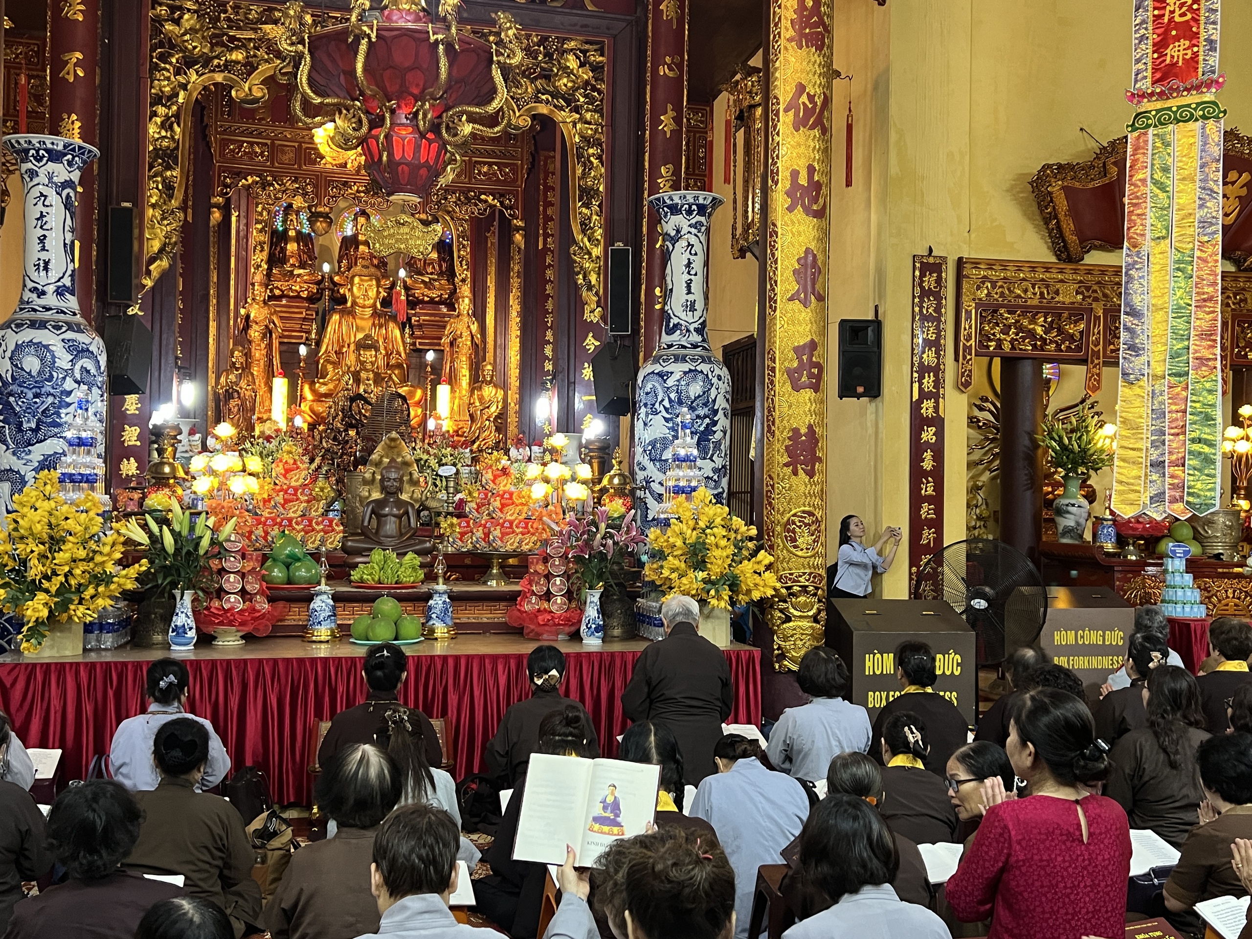 Video: Chuông ngân vang tại chùa Quán Sứ sáng 1-7, cầu quốc thái dân an- Ảnh 6.
Video: Chuông ngân vang tại chùa Quán Sứ sáng 1-7, cầu quốc thái dân an- Ảnh 6.