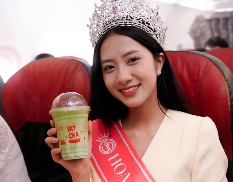 Tân Hoa hậu Việt Nam bay cùng Vietjet trên hành trình đầu tiên sau lễ đăng quang- Ảnh 4. Tân Hoa hậu Việt Nam bay cùng Vietjet trên hành trình đầu tiên sau lễ đăng quang- Ảnh 4.