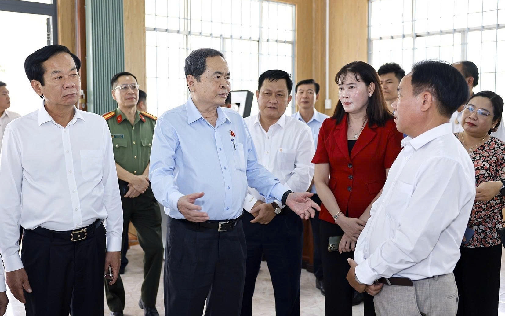 Cấp tập đưa "Bình dân học vụ số" đến với từng người dân Đắk Lắk- Ảnh 4.