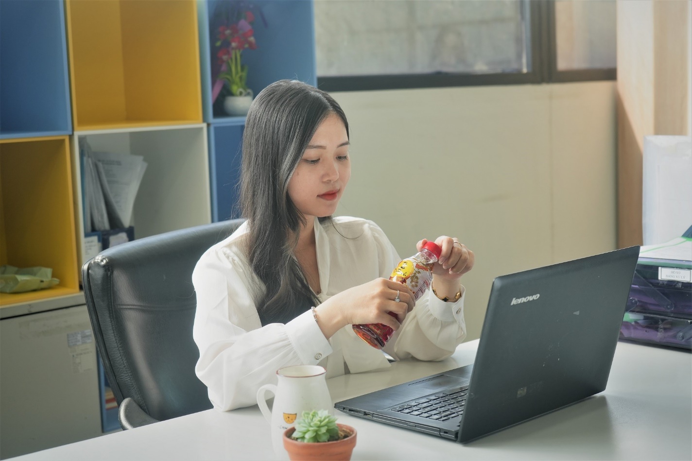 Uống gì để hạ nhiệt deadline, tươi mát tận hưởng công việc ngày hè?- Ảnh 2. Uống gì để hạ nhiệt deadline, tươi mát tận hưởng công việc ngày hè?- Ảnh 2.