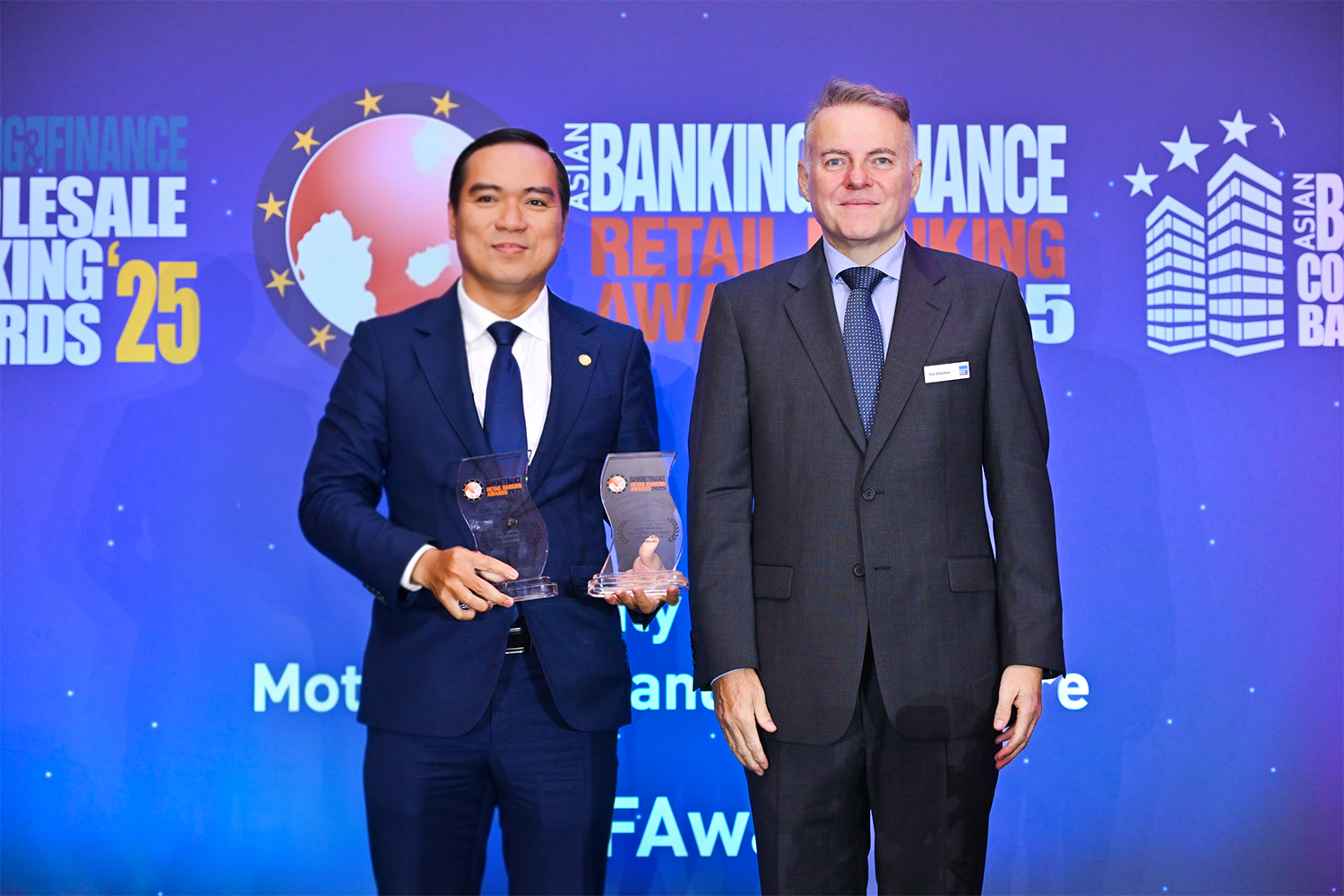 HDBank nhận hai giải thưởng lớn từ Asian Banking & Finance- Ảnh 1. HDBank nhận hai giải thưởng lớn từ Asian Banking & Finance- Ảnh 1.