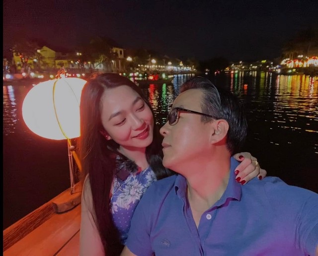 Tiết lộ lý do ca sĩ Hà Thanh Xuân chia tay "vua cá Koi"- Ảnh 3. Tiết lộ lý do ca sĩ Hà Thanh Xuân chia tay "vua cá Koi"- Ảnh 3.