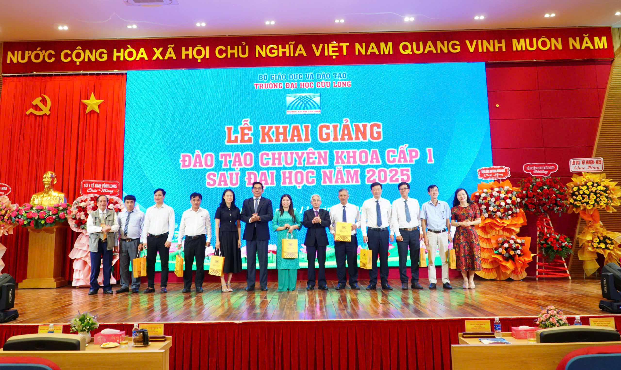 សាកលវិទ្យាល័យ Cuu Long មាននិស្សិតចំនួន ១៥៤នាក់ ចូលប្រឡងចូលវគ្គបណ្តុះបណ្តាលជំនាញកម្រិតទី១ - រូបថត ៥. Trường ĐH Cửu Long có 154 học viên trúng tuyển kỳ tuyển sinh đào tạo chuyên khoa cấp 1- Ảnh 5.