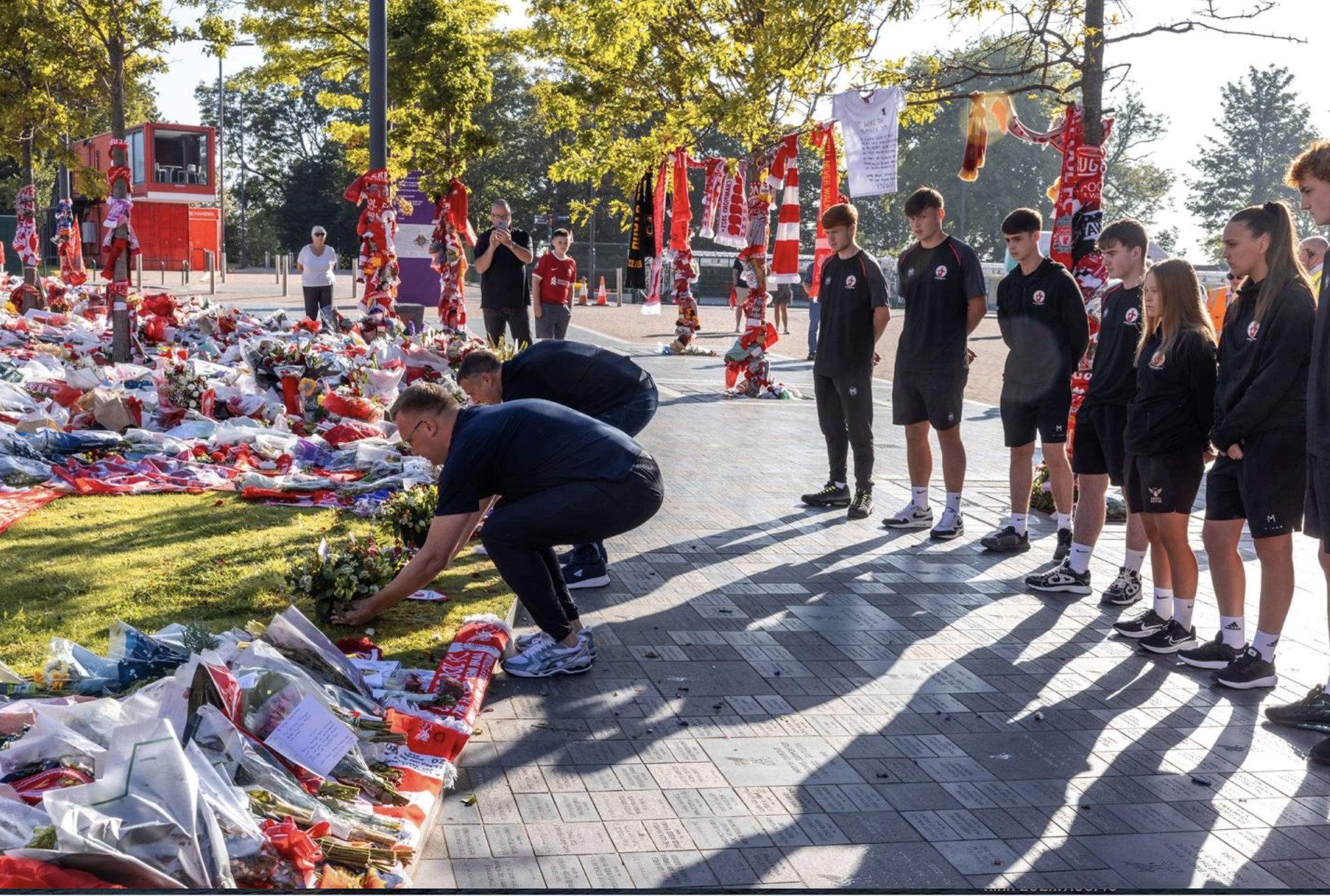 Liverpool treo vĩnh viễn áo đấu số 20 để tưởng nhớ Diogo Jota - Ảnh 2.