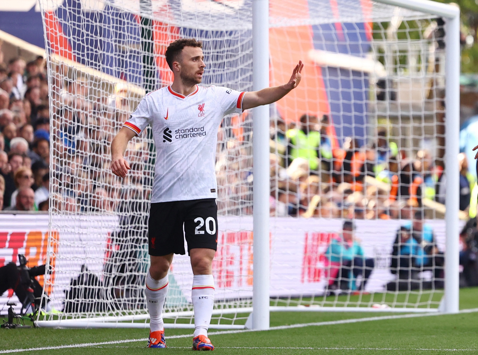 Liverpool treo vĩnh viễn áo đấu số 20 để tưởng nhớ Diogo Jota - Ảnh 4.