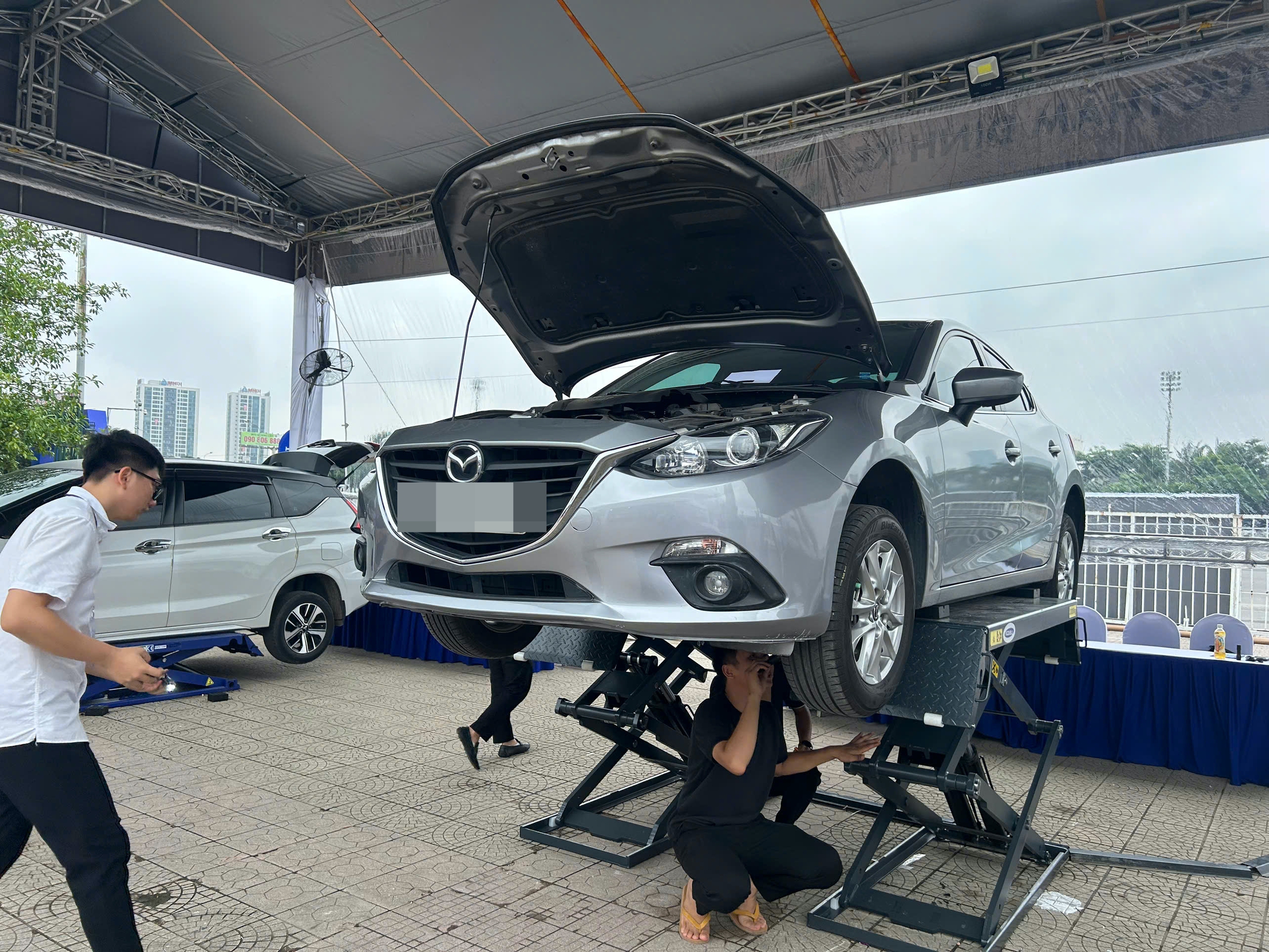 Người dân Hà Nội tiết lộ lý do “đổi xe xăng sang xe điện” - Ảnh 4.