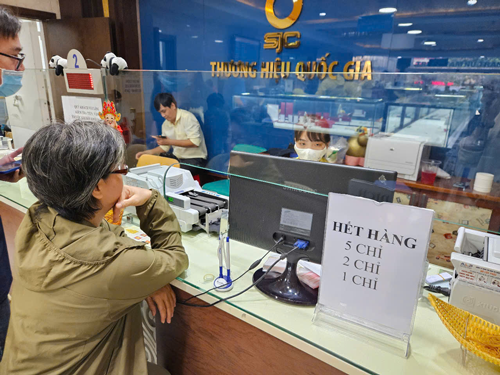 Quy định mới về vàng miếng giảm rủi ro trong kinh doanh vàng hiện nay - Ảnh 2. Quy định mới về vàng miếng giảm rủi ro trong kinh doanh vàng hiện nay - Ảnh 2.