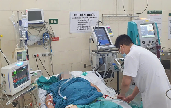 Quá tải bệnh nhân sốt xuất huyết - Ảnh 1. Quá tải bệnh nhân sốt xuất huyết - Ảnh 1.