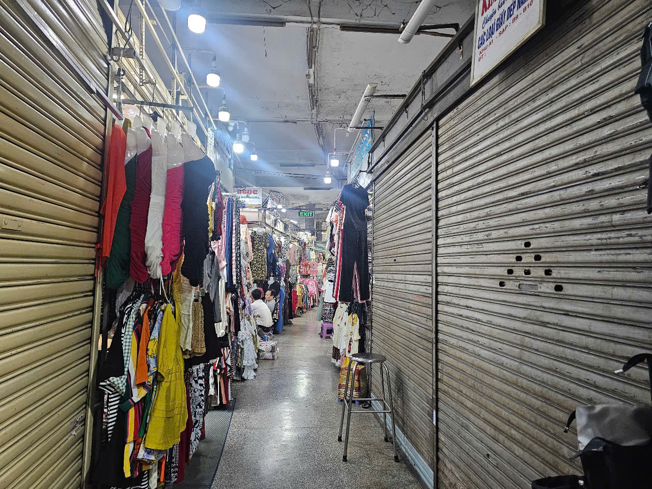 Tiểu thương TP HCM tạm nghỉ vì kinh doanh ế ẩm và quy định hóa đơn điện tử - Ảnh 1. Tiểu thương TP HCM tạm nghỉ vì kinh doanh ế ẩm và quy định hóa đơn điện tử - Ảnh 1.