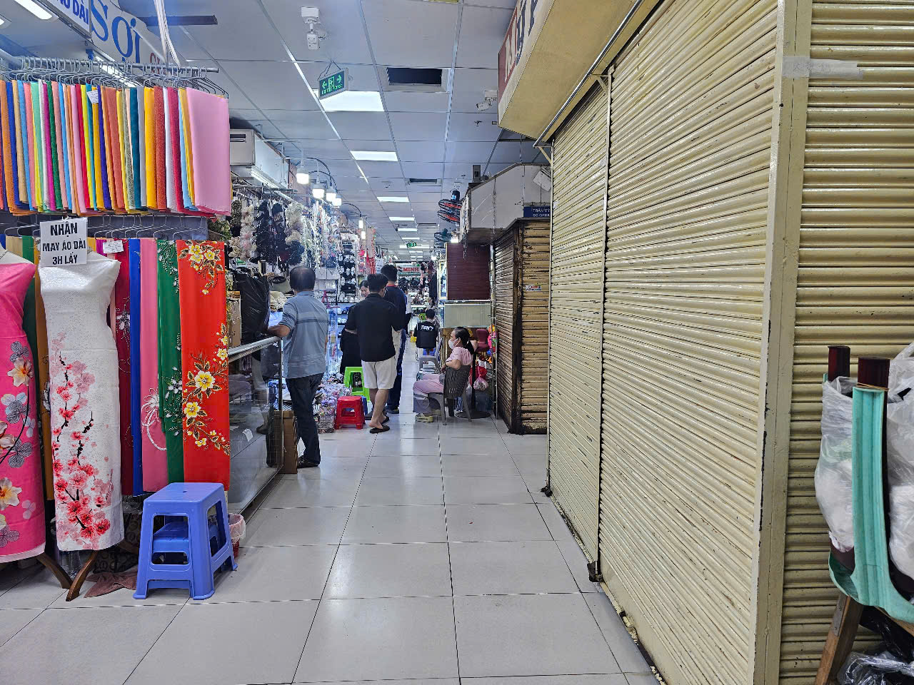 Tiểu thương TP HCM tạm nghỉ vì kinh doanh ế ẩm và quy định hóa đơn điện tử - Ảnh 7. Tiểu thương TP HCM tạm nghỉ vì kinh doanh ế ẩm và quy định hóa đơn điện tử - Ảnh 7.