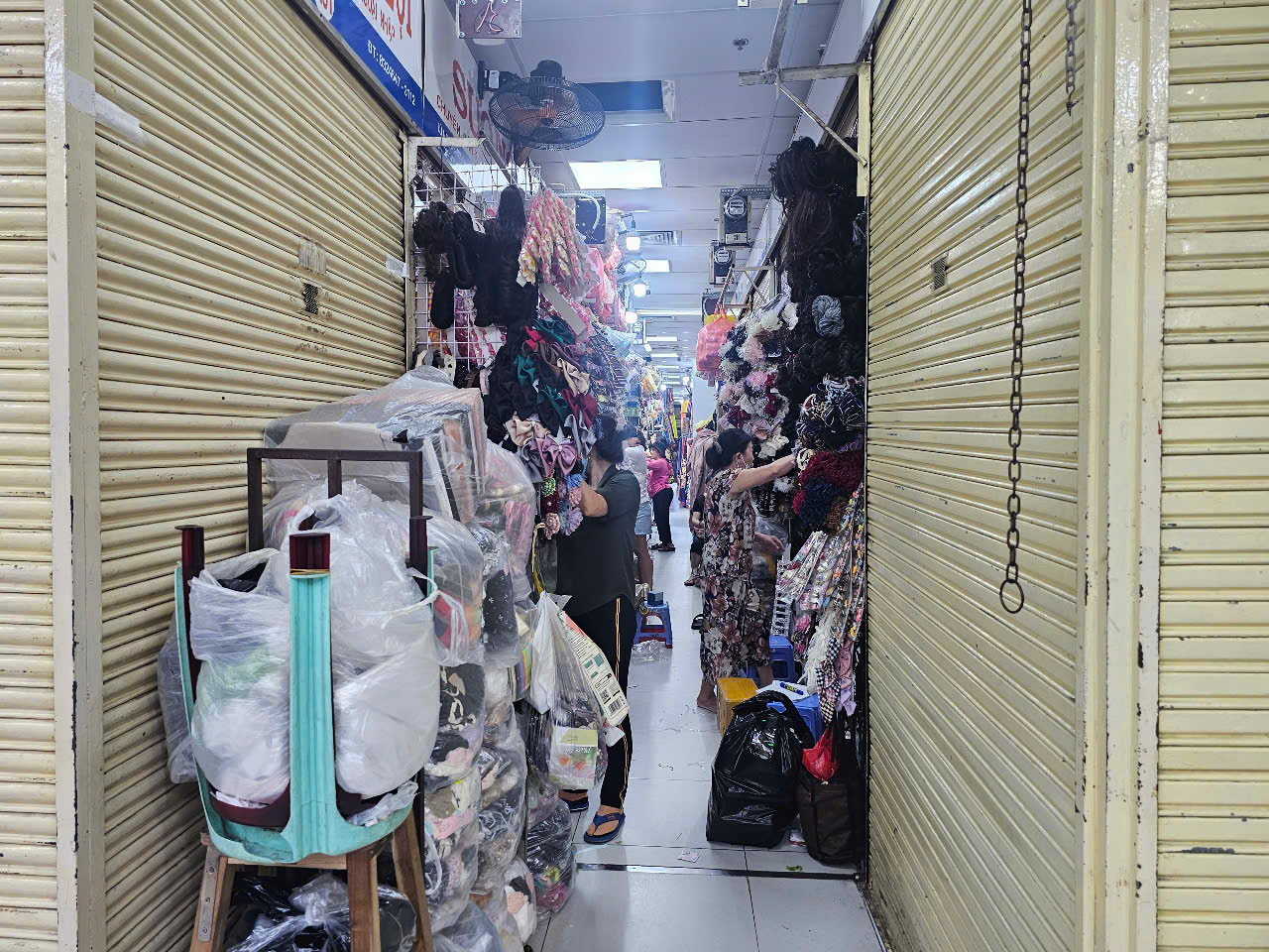 Tiểu thương TP HCM tạm nghỉ vì kinh doanh ế ẩm và quy định hóa đơn điện tử - Ảnh 5. Tiểu thương TP HCM tạm nghỉ vì kinh doanh ế ẩm và quy định hóa đơn điện tử - Ảnh 5.