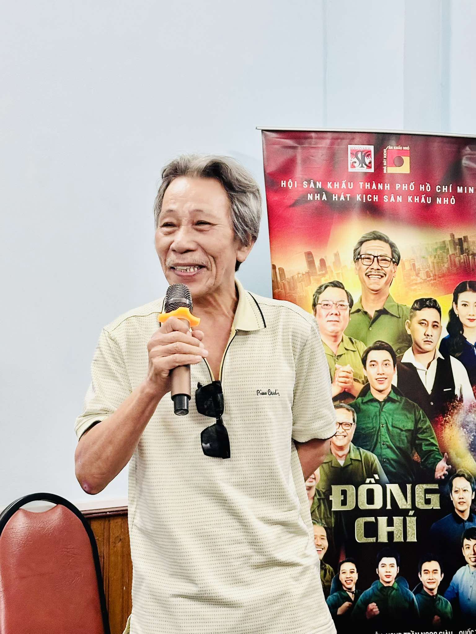 민 니와 후 응이아는 정치적 연극을 공연할 때 관객들이 웃을까 봐 걱정합니다. - 사진 3. Minh Nhí, Hữu Nghĩa lo khán giả bật cười khi diễn kịch chính luận- Ảnh 3.