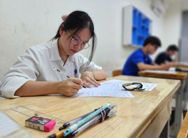 Tra cứu điểm thi tốt nghiệp THPT 2025 trên Báo Người Lao Động- Ảnh 1. Tra cứu điểm thi tốt nghiệp THPT 2025 trên Báo Người Lao Động- Ảnh 1.