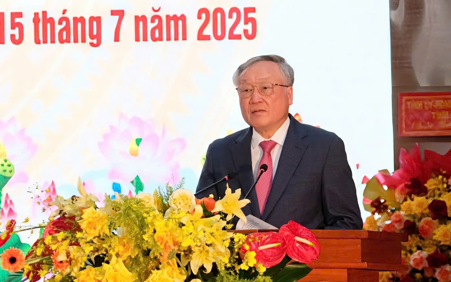 Lâm Đồng hỗ trợ cán bộ, công chức sau sáp nhập - Ảnh 2.
