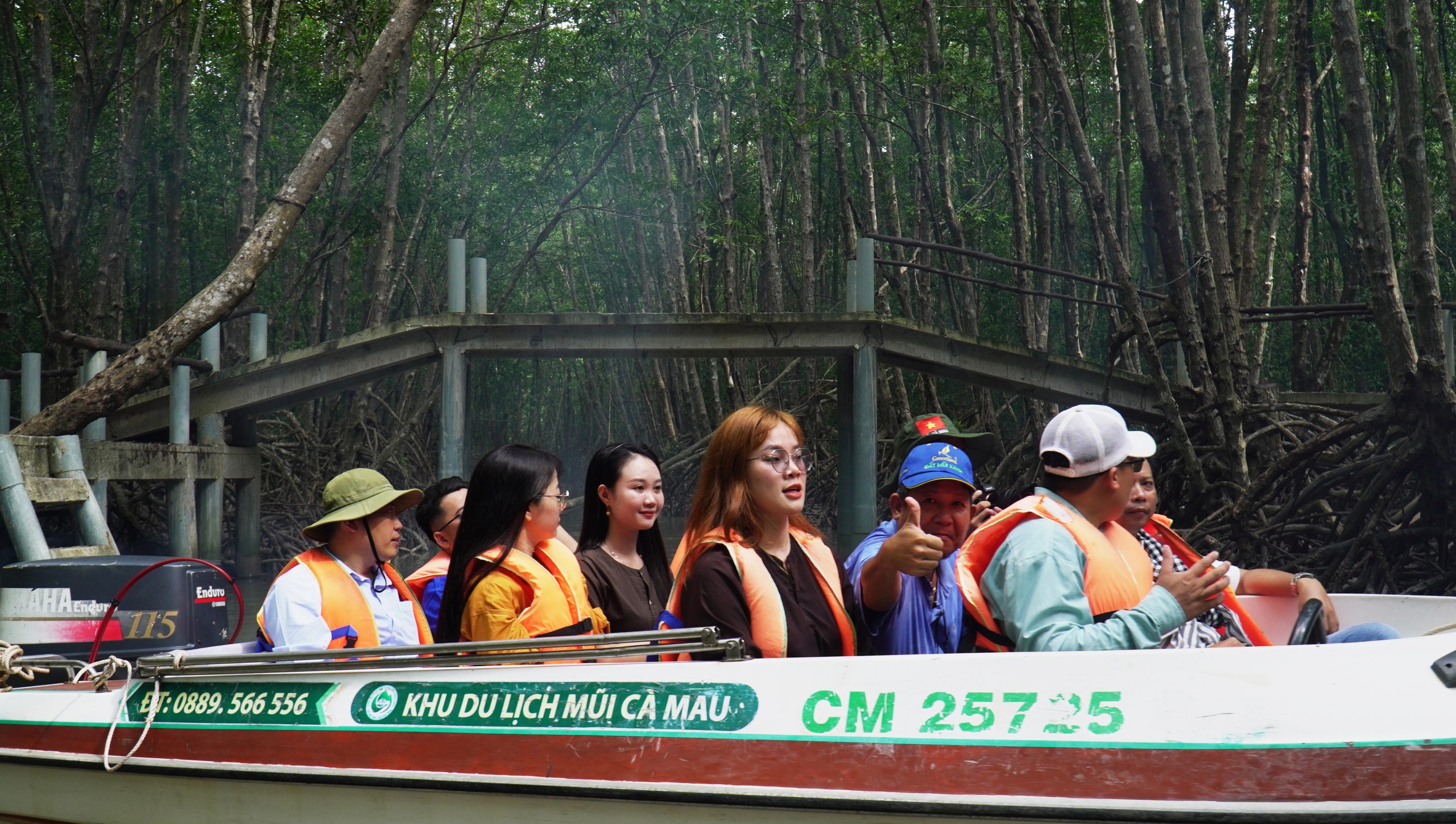 Het toerisme in Ca Mau krijgt de kans om door te breken - Foto 2. Du lịch Cà Mau đứng trước cơ hội bứt phá- Ảnh 2.