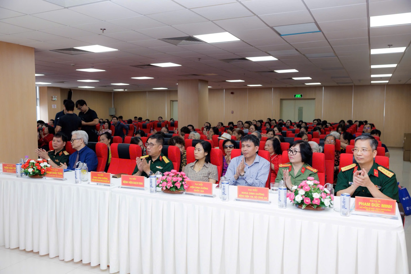 Vai trò quan trọng của dinh dưỡng cho người bệnh trước và sau phẫu thuật- Ảnh 1. Vai trò quan trọng của dinh dưỡng cho người bệnh trước và sau phẫu thuật- Ảnh 1.