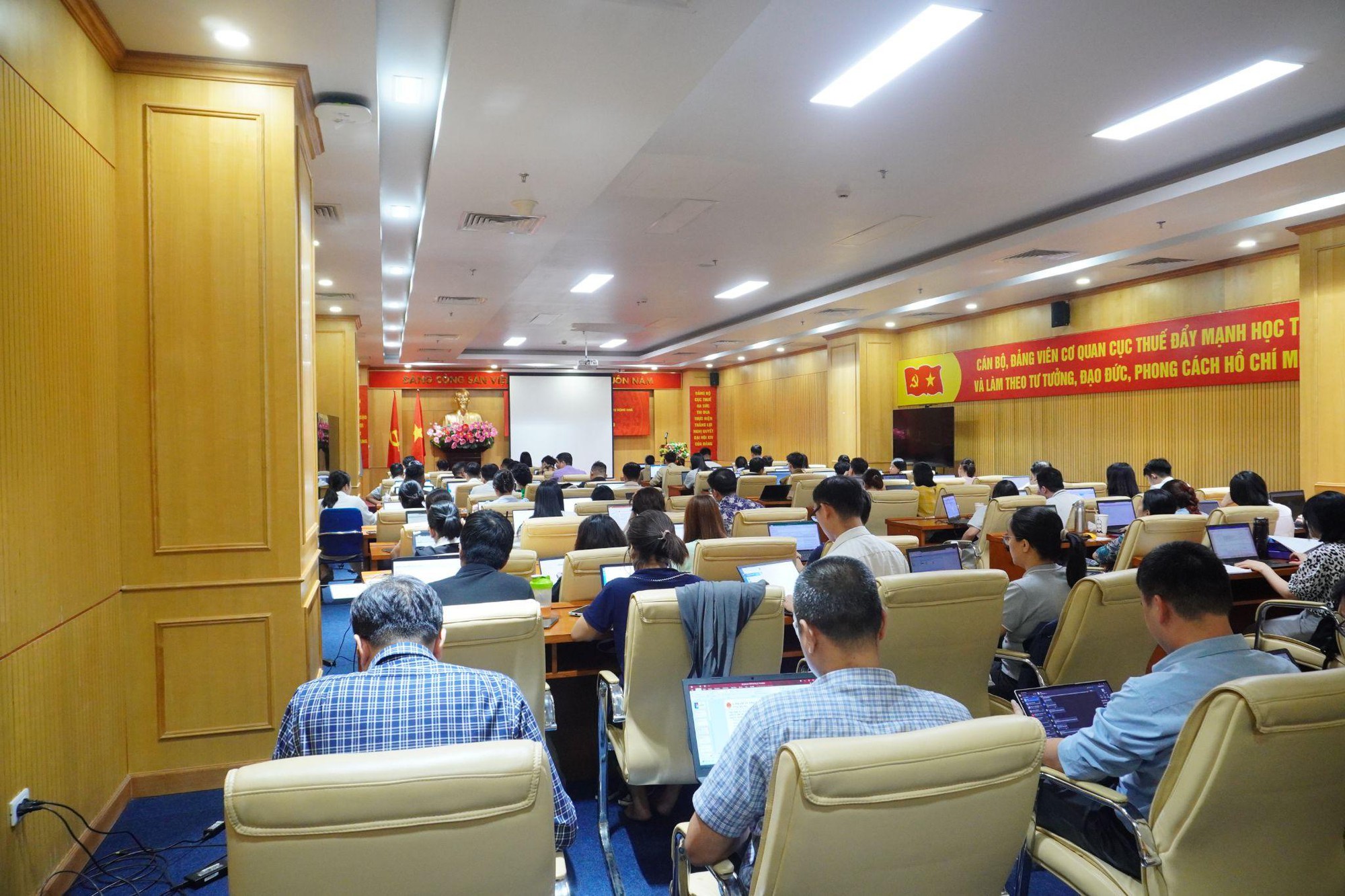 FPT nhận Bằng khen của Bộ Khoa học và Công nghệ- Ảnh 2. FPT nhận Bằng khen của Bộ Khoa học và Công nghệ- Ảnh 2.