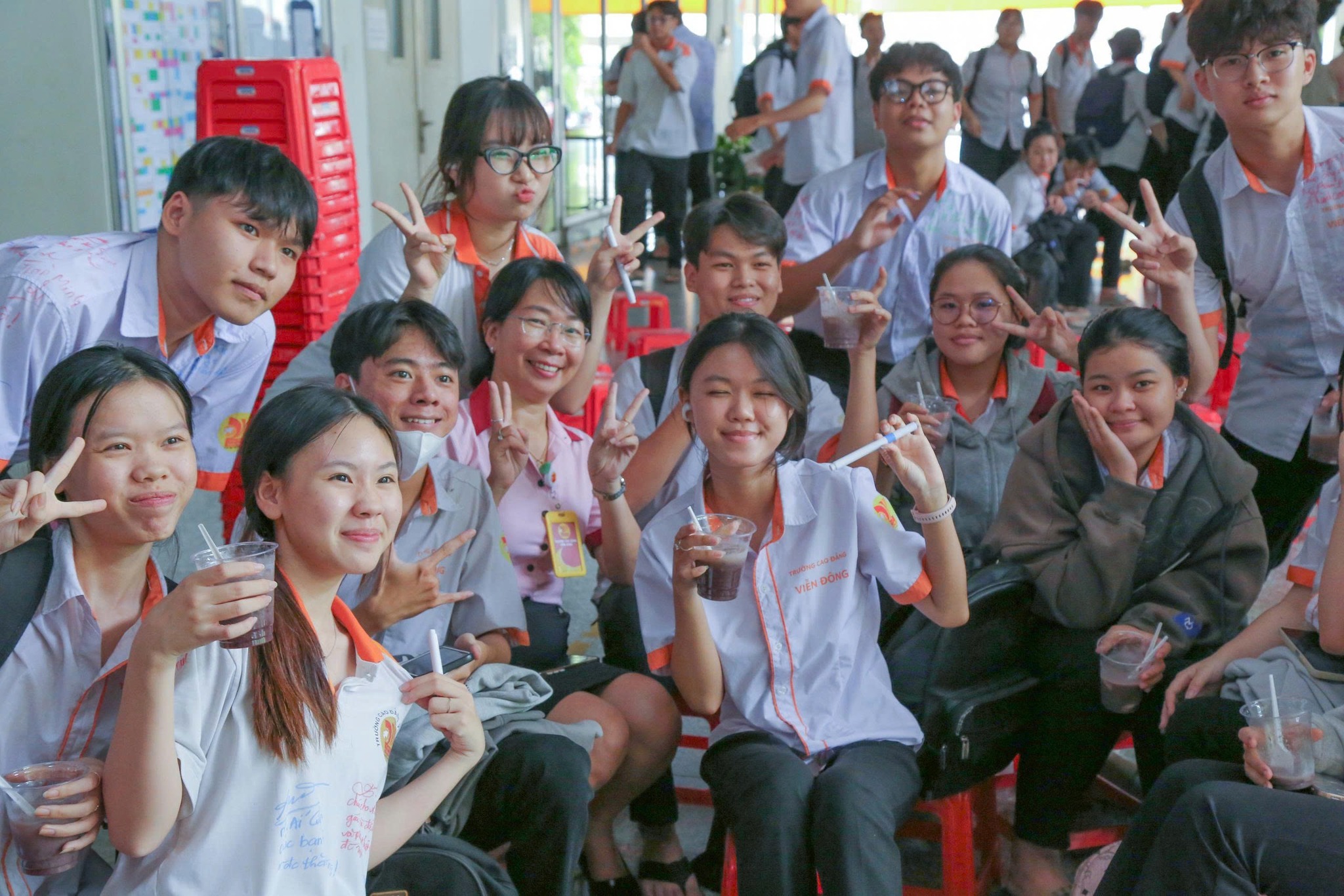 Một trường cao đẳng ở TP HCM có tỉ lệ tốt nghiệp THPT đạt 100%,