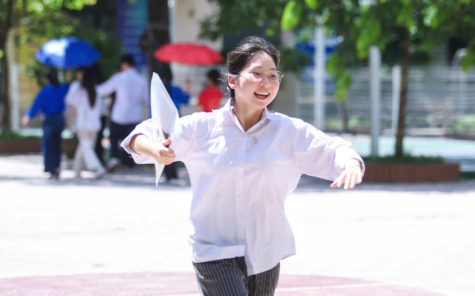Trường tư thục ở TP HCM tiếp tục ghi dấu ấn với thủ khoa tuyệt đối 30 điểm khối B- Ảnh 3.