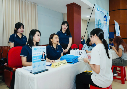 Phát triển thị trường lao động linh hoạt- Ảnh 1. Phát triển thị trường lao động linh hoạt- Ảnh 1.
