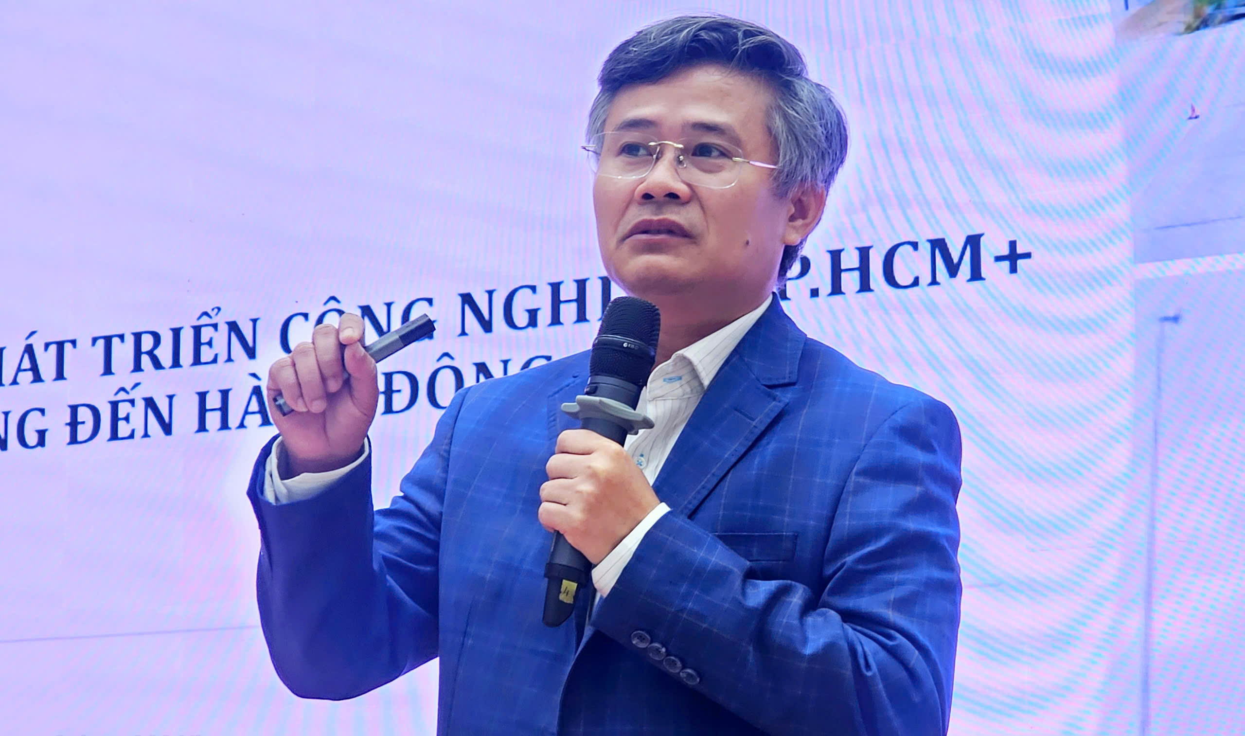TP HCM cần chuyển đổi mô hình công nghiệp để thu hút đầu tư chất lượng cao - Ảnh 1. TP HCM cần chuyển đổi mô hình công nghiệp để thu hút đầu tư chất lượng cao - Ảnh 1.