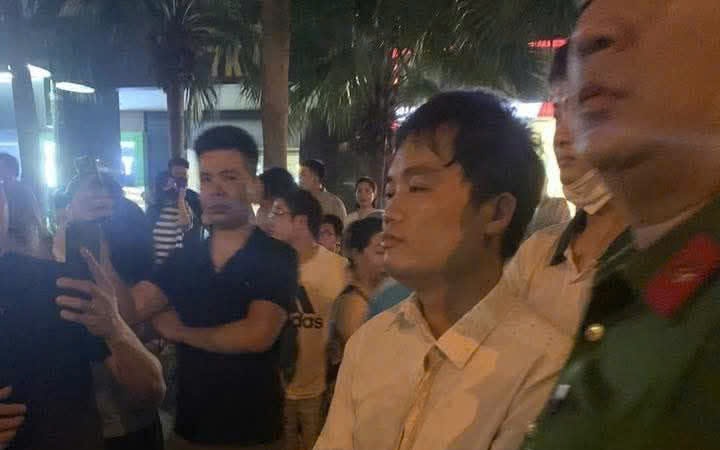 Hai anh em nguy kịch sau tai nạn liên hoàn do giảng viên uống rượu gây ra - Ảnh 2.