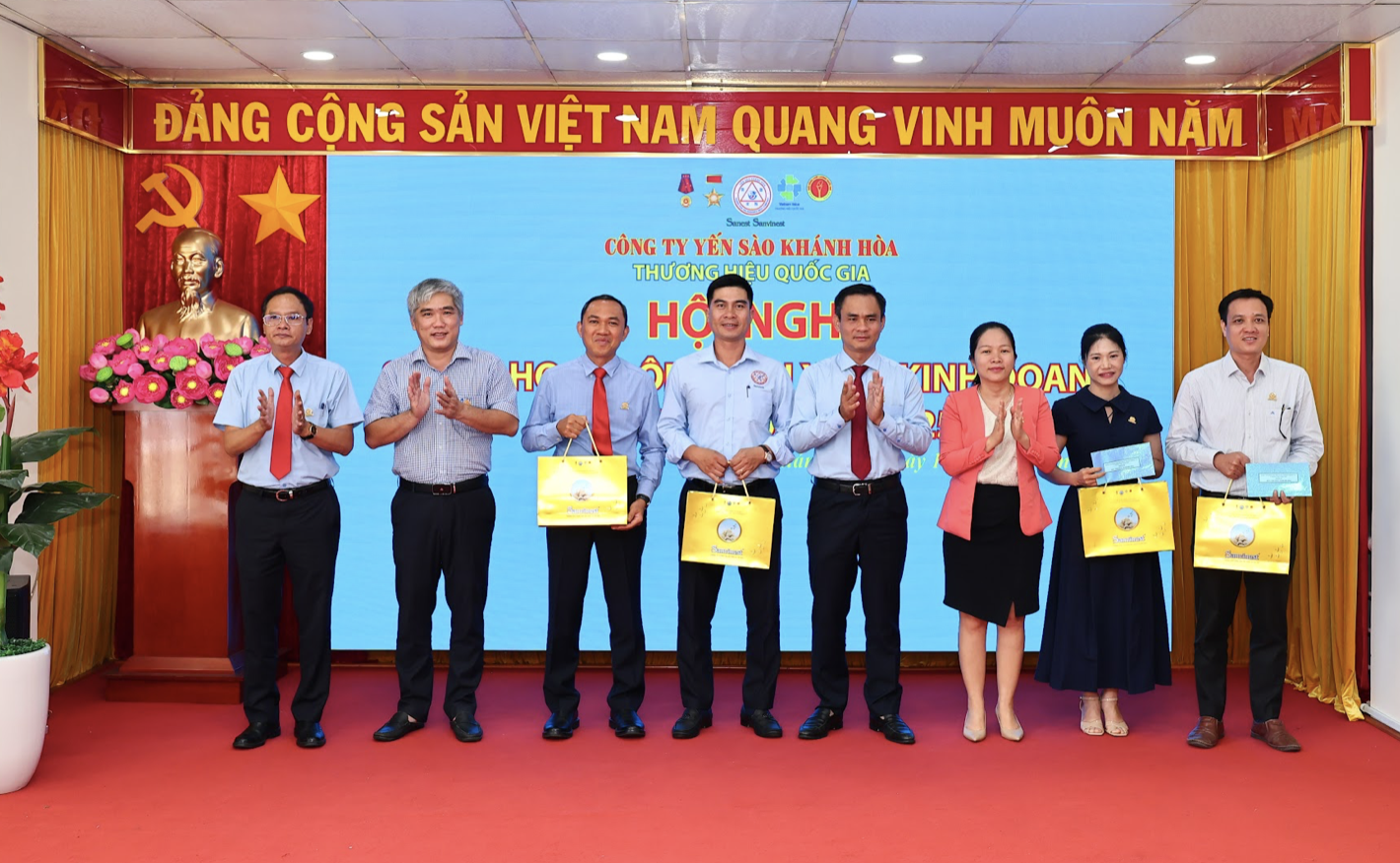 Yến sào Khánh Hòa đạt doanh thu hợp nhất 1.800 tỉ đồng- Ảnh 2.