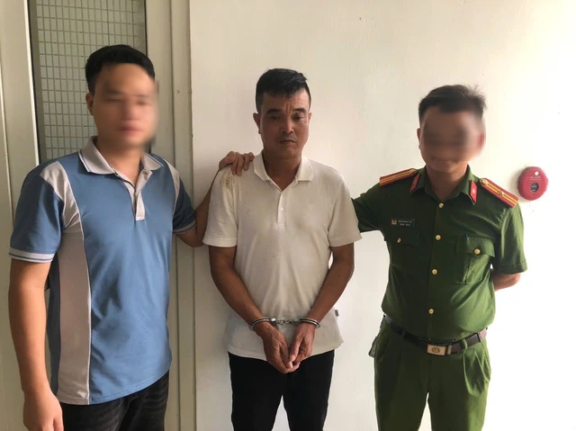 Giả danh bác sĩ "bắt mạch kê thuốc" xâm hại bé gái- Ảnh 1.