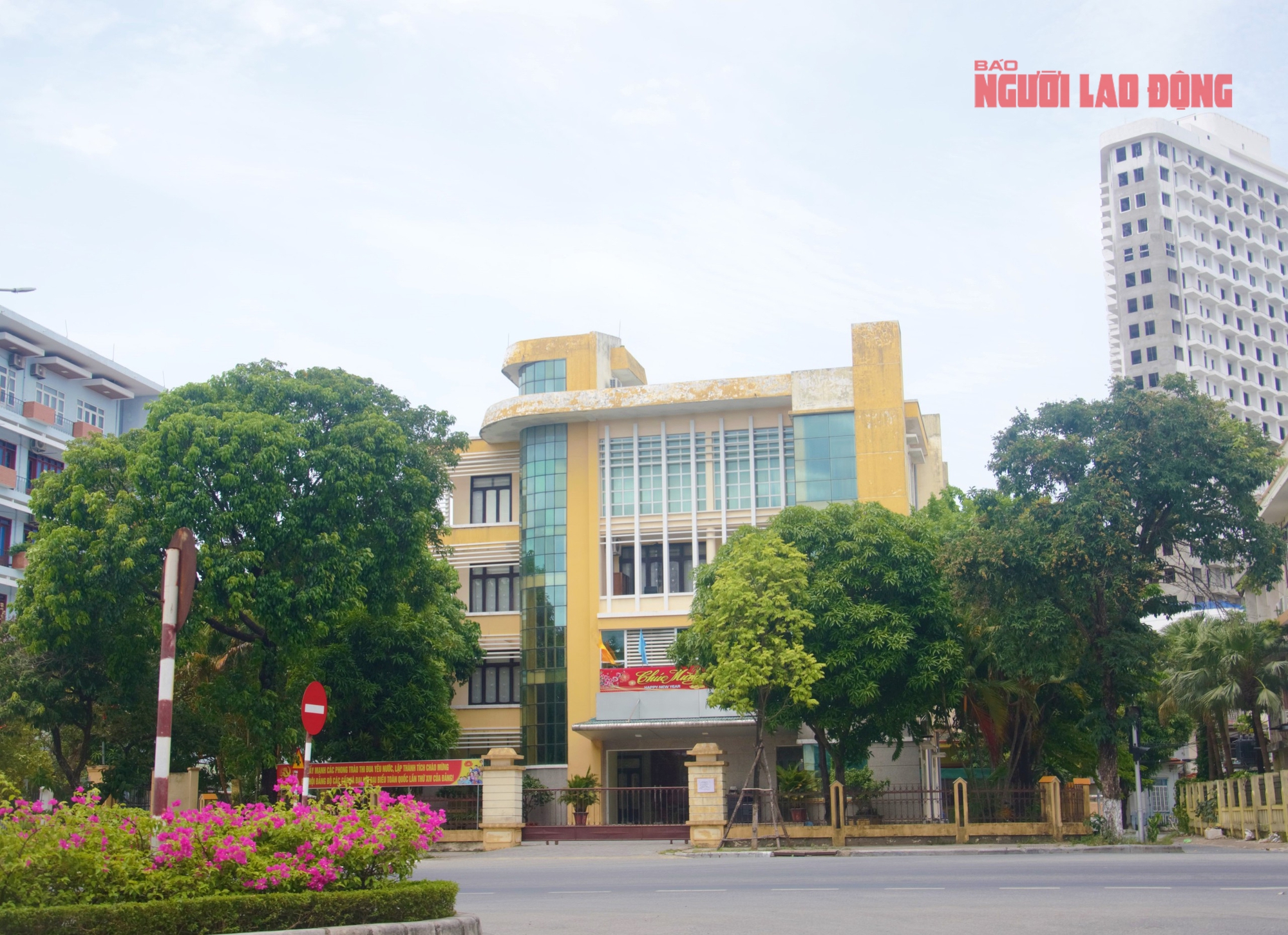 Sở Công thương Quảng Trị mượn trụ sở Chi cục Quản lý thị trường gây bức xúc - Ảnh 2.