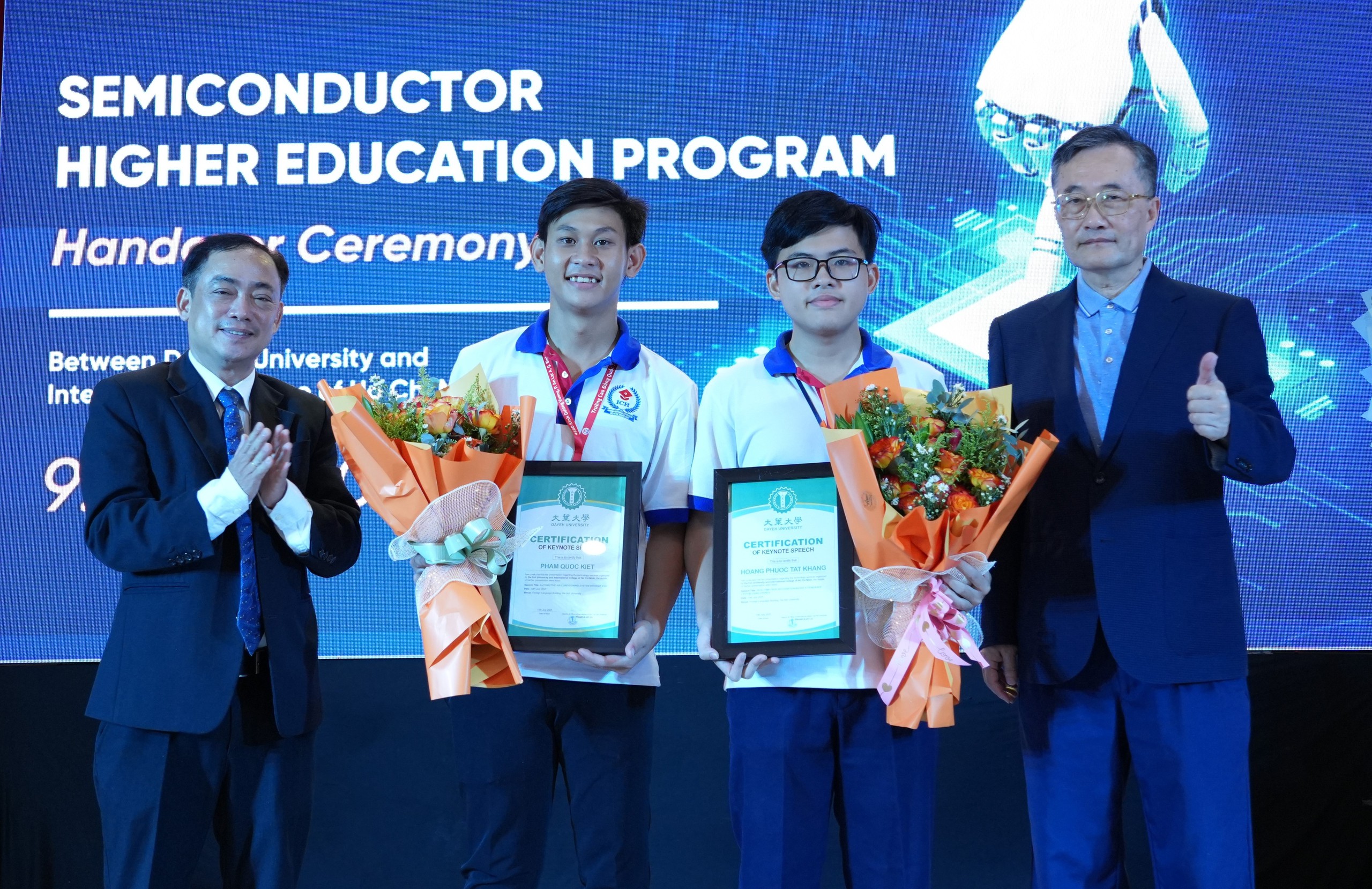 Chuyển giao chương trình đào tạo bán dẫn, sinh viên CĐ  nhận học bổng 100%- Ảnh 1. Chuyển giao chương trình đào tạo bán dẫn, sinh viên CĐ  nhận học bổng 100%- Ảnh 1.