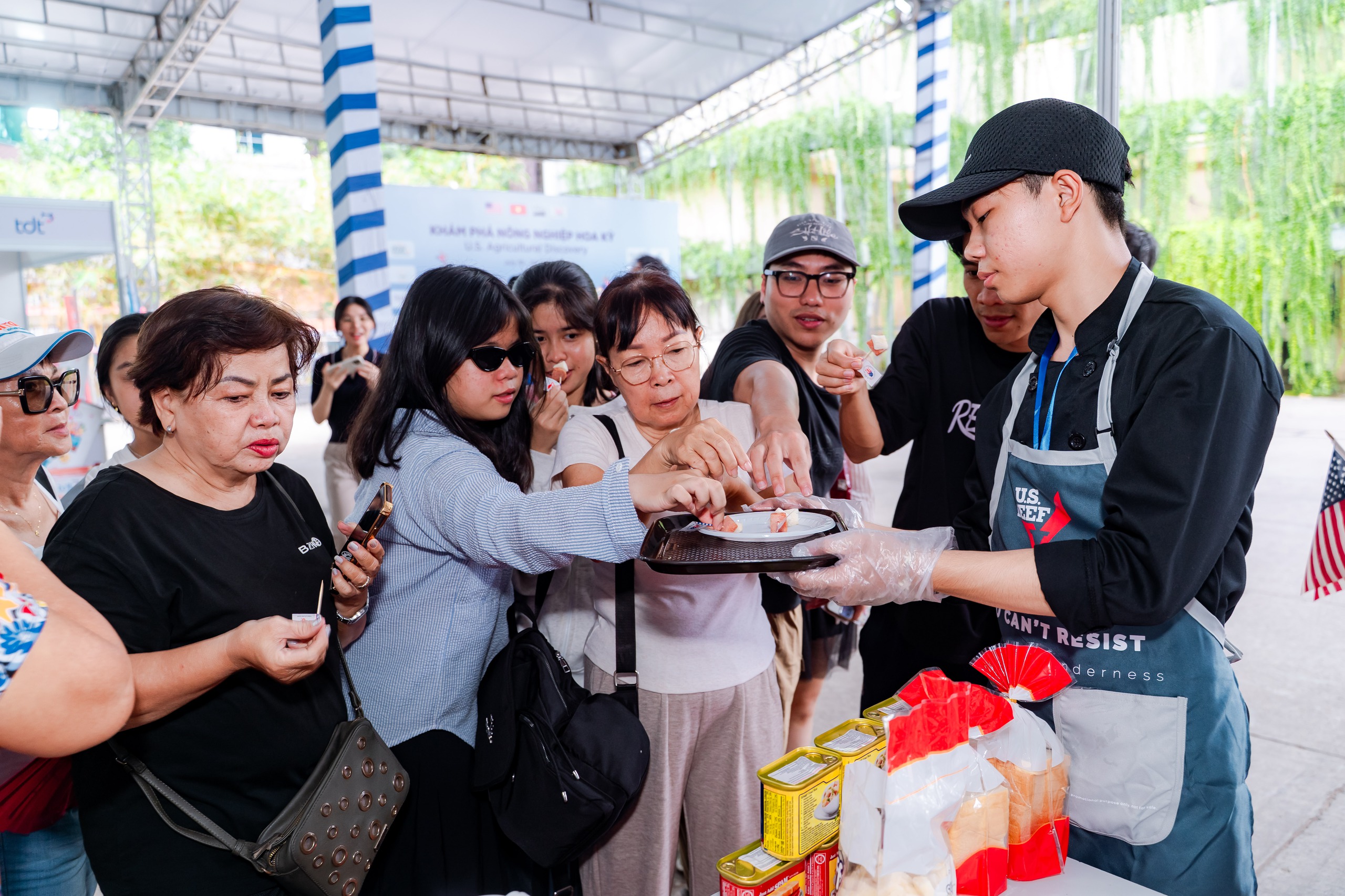 Profitez gratuitement de bœuf américain et de pizza à Ho Chi Minh-Ville lors de la découverte de l'agriculture américaine - Photo 16. Thưởng thức bò Mỹ và pizza miễn phí tại TP HCM dịp Khám phá Nông nghiệp Hoa Kỳ - Ảnh 16.