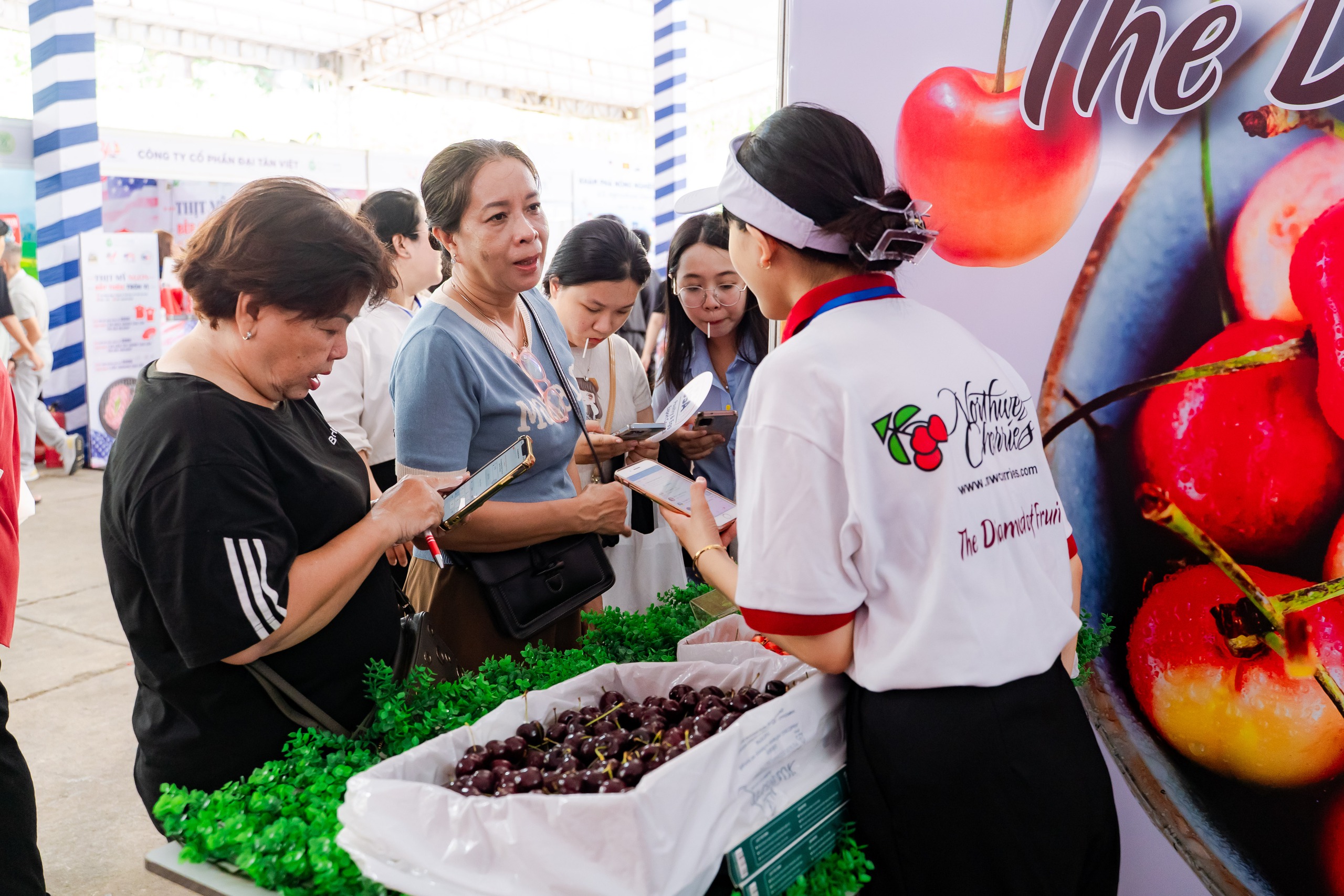 Profitez gratuitement de bœuf américain et de pizza à Ho Chi Minh-Ville lors de la découverte de l'agriculture américaine - Photo 20. Thưởng thức bò Mỹ và pizza miễn phí tại TP HCM dịp Khám phá Nông nghiệp Hoa Kỳ - Ảnh 20.