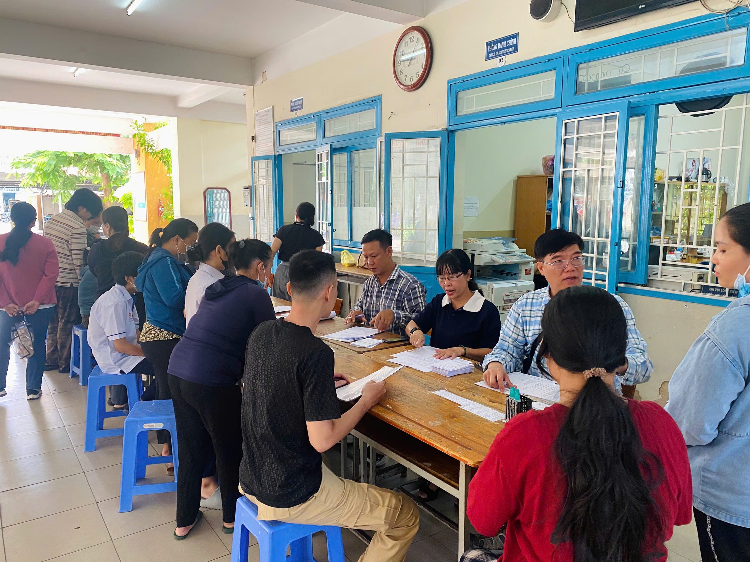 Ho Či Minovo Město: Centra odborného a dalšího vzdělávání se potýkají s zápisem studentů – Foto 1. TP HCM: Trung tâm GDNN-GDTX chật vật tuyển sinh- Ảnh 1.