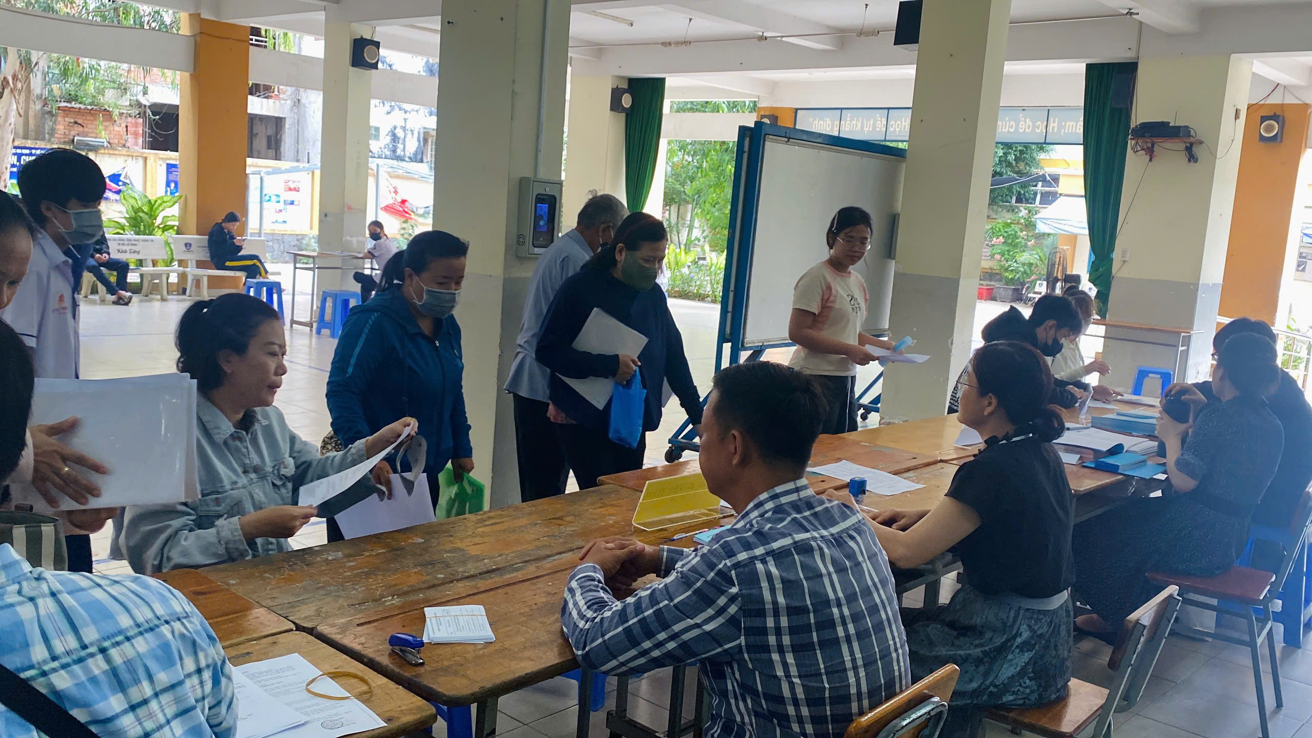 Ho Či Minovo Město: Centra odborného a dalšího vzdělávání se potýkají s zápisem studentů – Foto 2. TP HCM: Trung tâm GDNN-GDTX chật vật tuyển sinh- Ảnh 2.