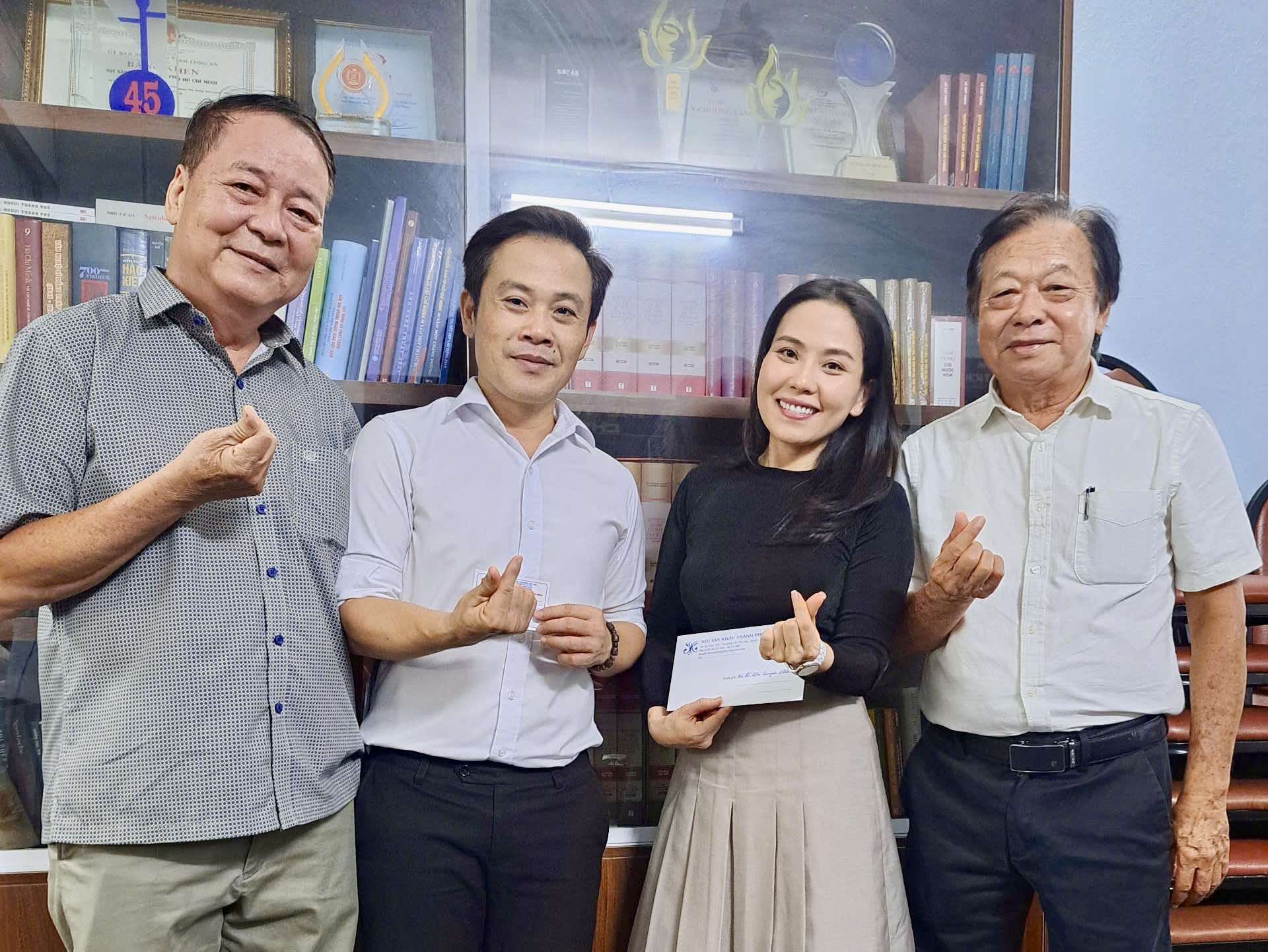 29 nghệ sĩ, nhạc công được kết nạp Hội viên Hội Sân khấu TP HCM - Ảnh 3.