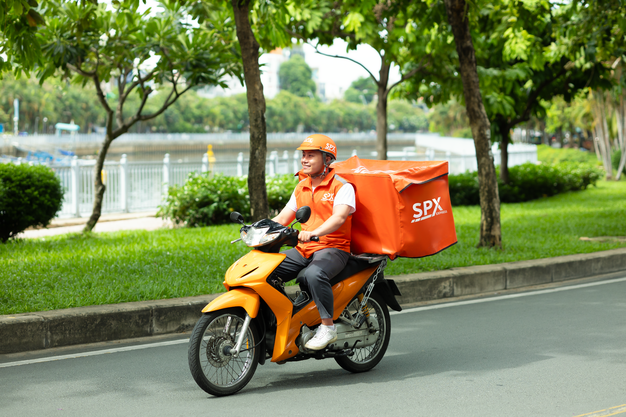 SPX Express đồng hành cùng tài xế ổn định tương lai với chính sách phúc lợi toàn diện- Ảnh 1. SPX Express đồng hành cùng tài xế ổn định tương lai với chính sách phúc lợi toàn diện- Ảnh 1.