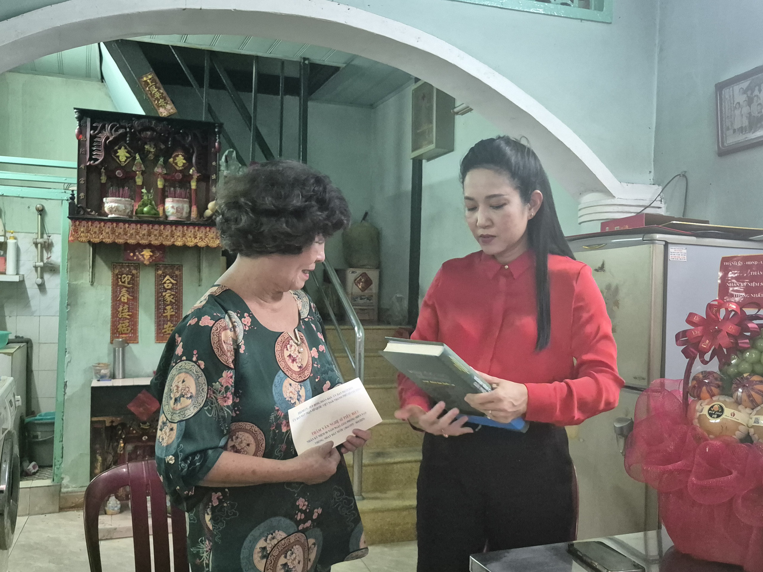 Lãnh đạo TP HCM thăm và tri ân 3 văn nghệ sĩ - Ảnh 3.