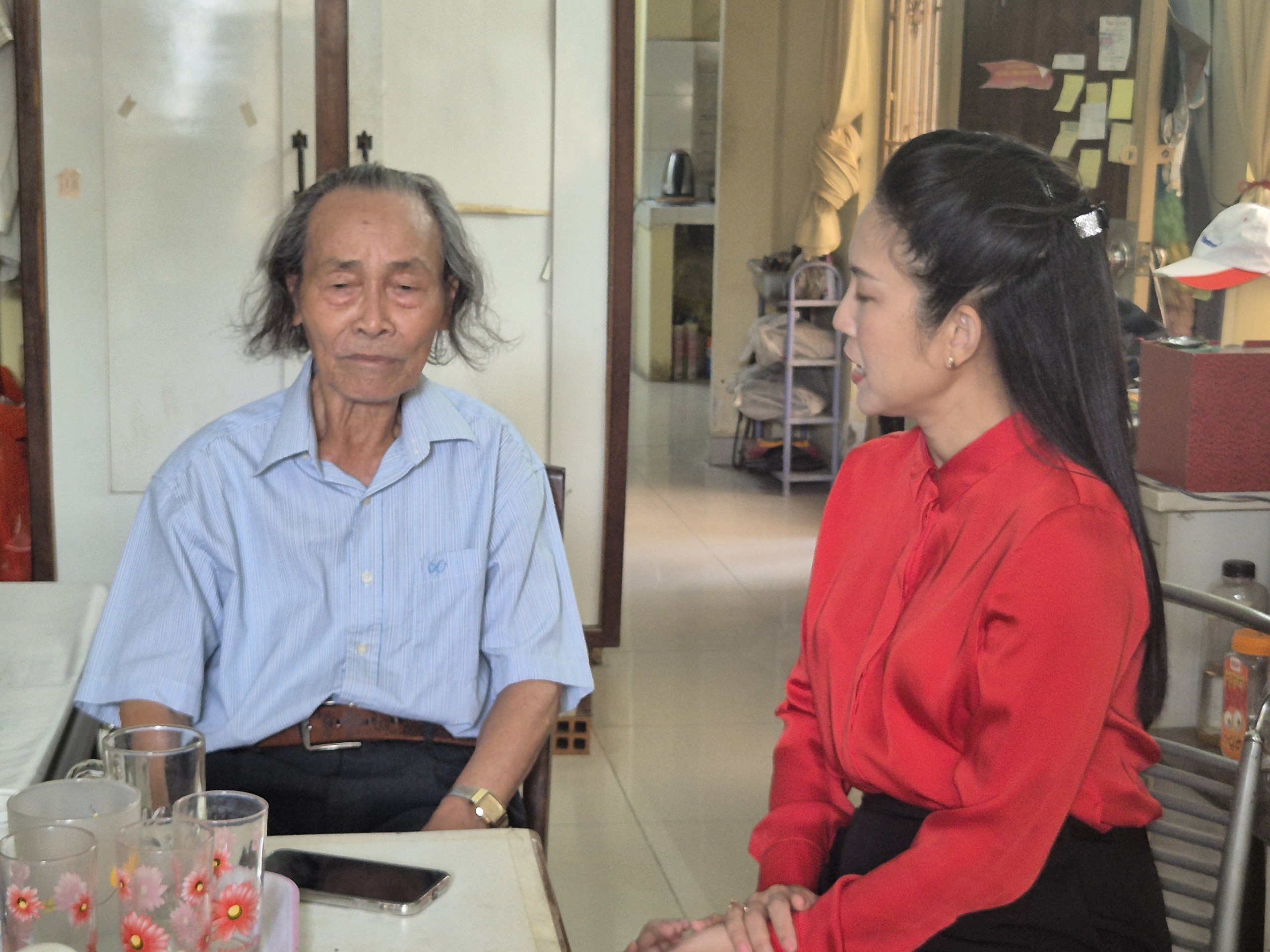 Lãnh đạo TP HCM thăm và tri ân 3 văn nghệ sĩ - Ảnh 9.