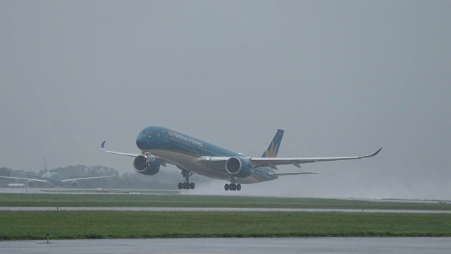 Vân Đồn, Cát Bi airports temporarily closed due to Typhoon Wipha - Ảnh 1.