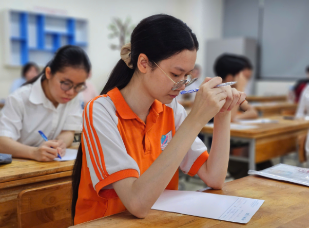 Bộ GD-ĐT công bố điểm sàn khối sư phạm, sức khỏe- Ảnh 1. Bộ GD-ĐT công bố điểm sàn khối sư phạm, sức khỏe- Ảnh 1.