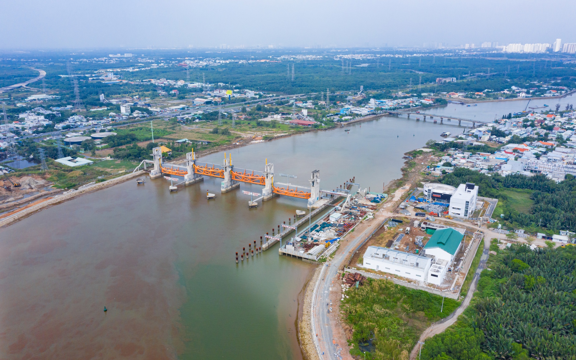 TP HCM: Chờ dự án giải quyết ngập cho 5 tuyến đường - Ảnh 2.