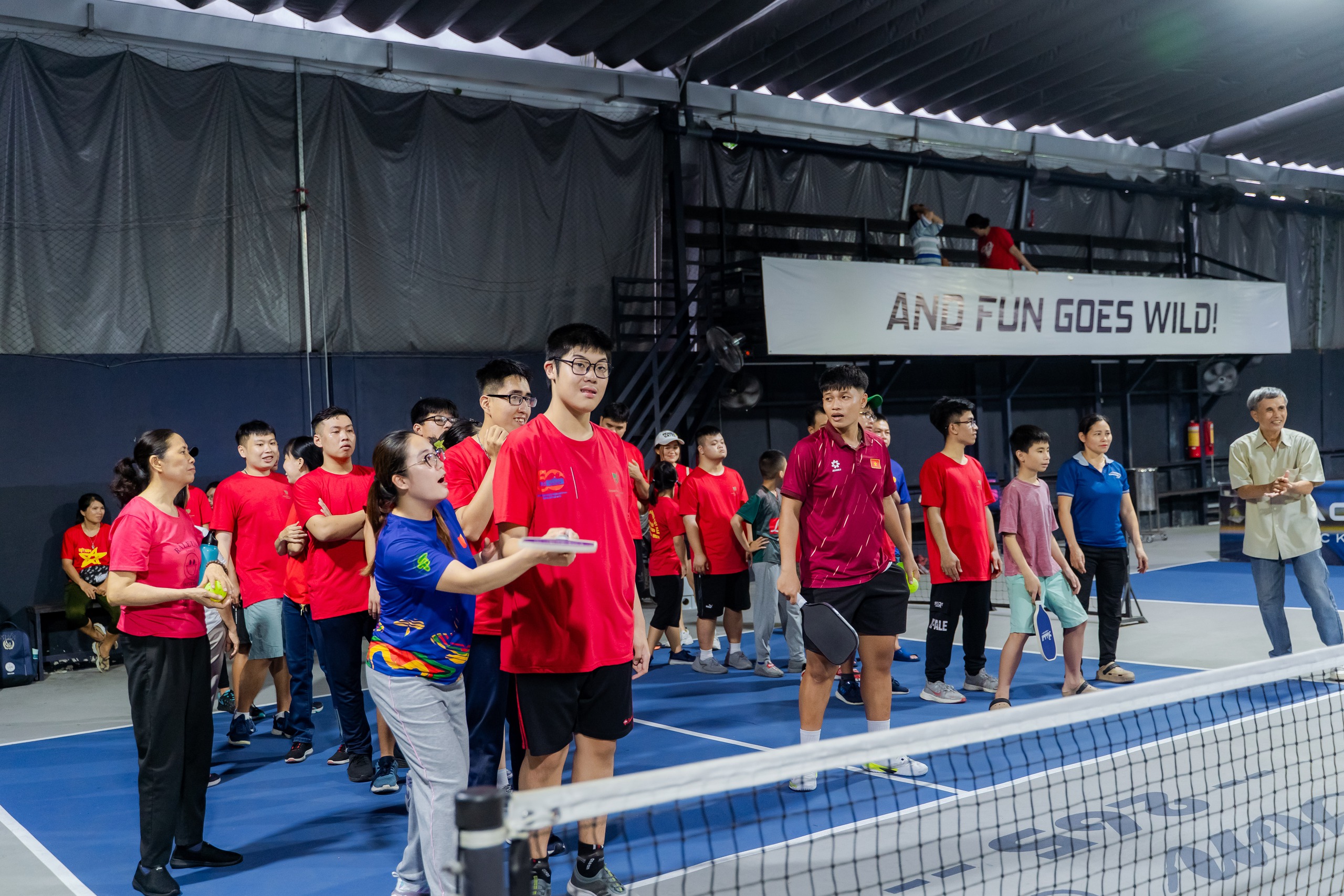 VIDEO: Warm free pickleball class for autistic and mentally disabled children - Photo 6. VIDEO: Ấm áp lớp học pickleball miễn phí cho trẻ tự kỷ, khuyết tật trí tuệ- Ảnh 6.