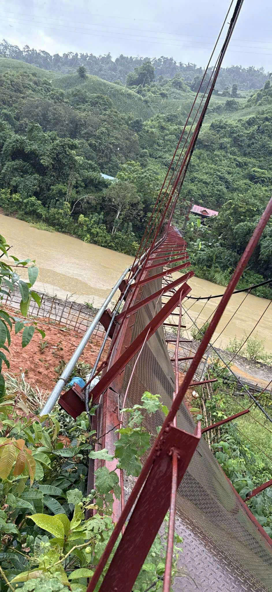 Cảnh báo hoàn lưu bão số 3 Wipha gây mưa rất to, đe dọa lũ quét, sạt lở đất tại hàng loạt địa phương - Ảnh 1.