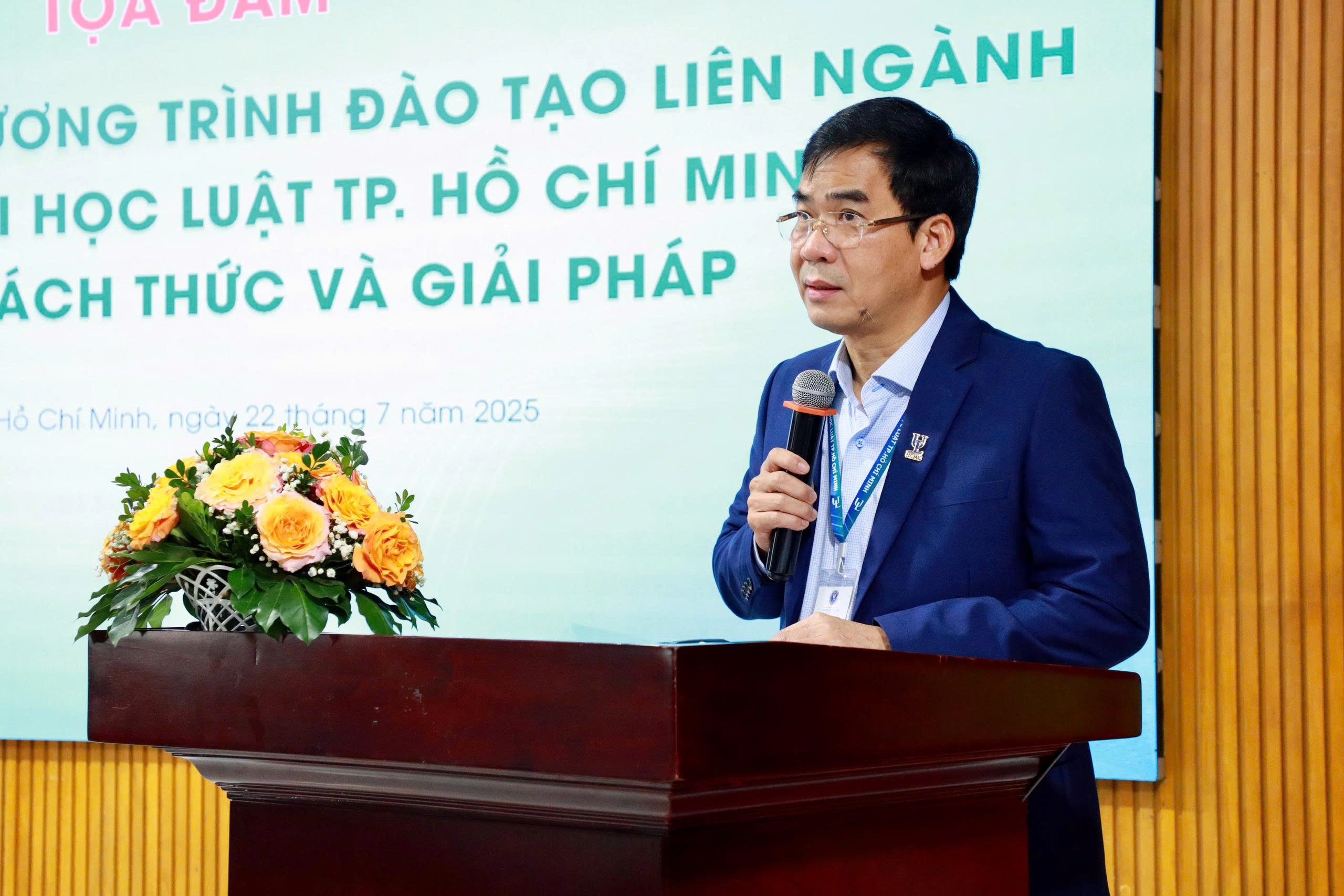 Cabang Universitas Hukum Kota Ho Chi Minh di wilayah tengah akan menerima mahasiswa mulai kuartal keempat tahun 2025 - Foto 1. Phân hiệu Trường ĐH Luật TP HCM tại miền trung sẽ tuyển sinh từ quý 4-2025- Ảnh 1.